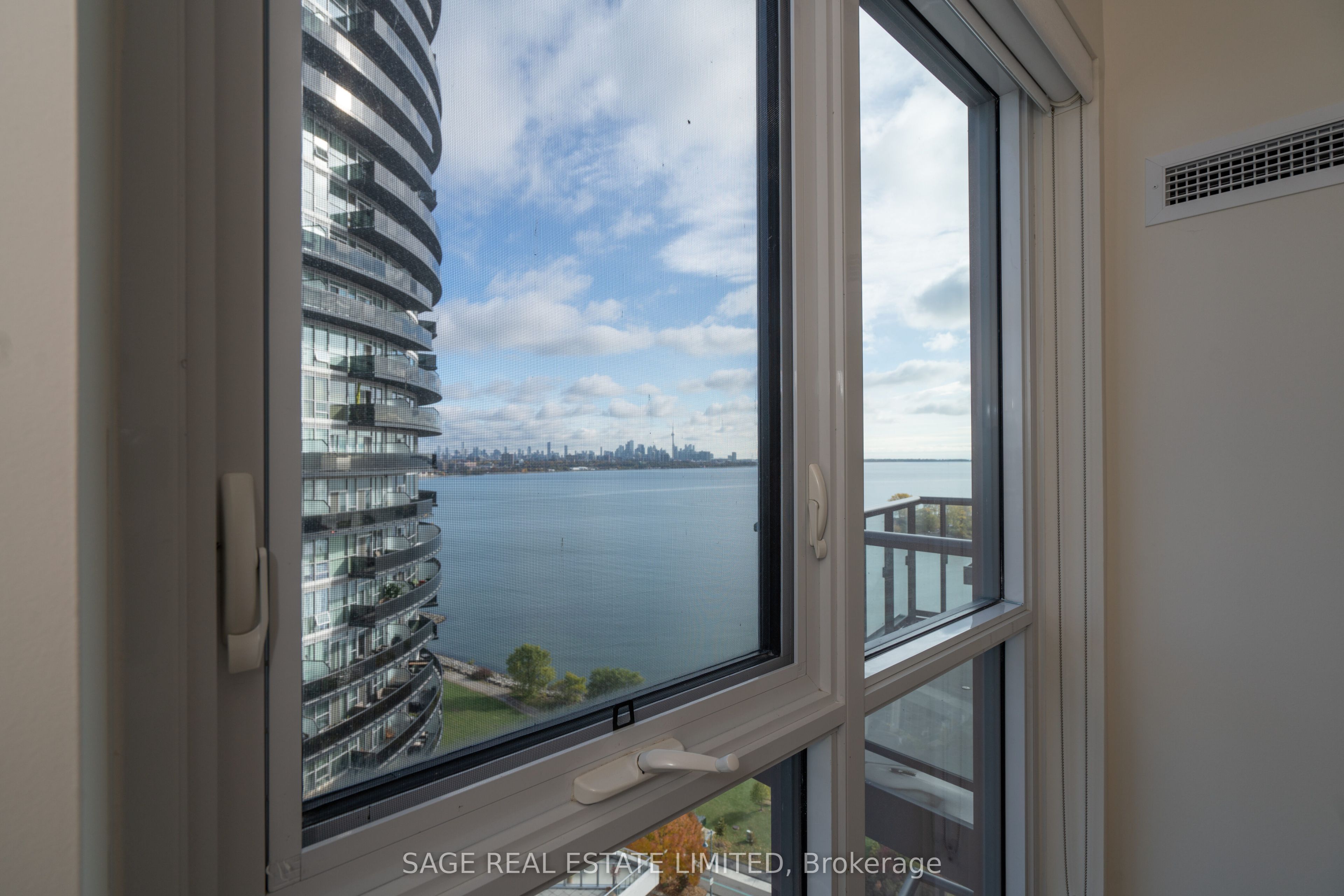 Unit Ph11 - 39 Annie Craig Drive, Etobicoke 3