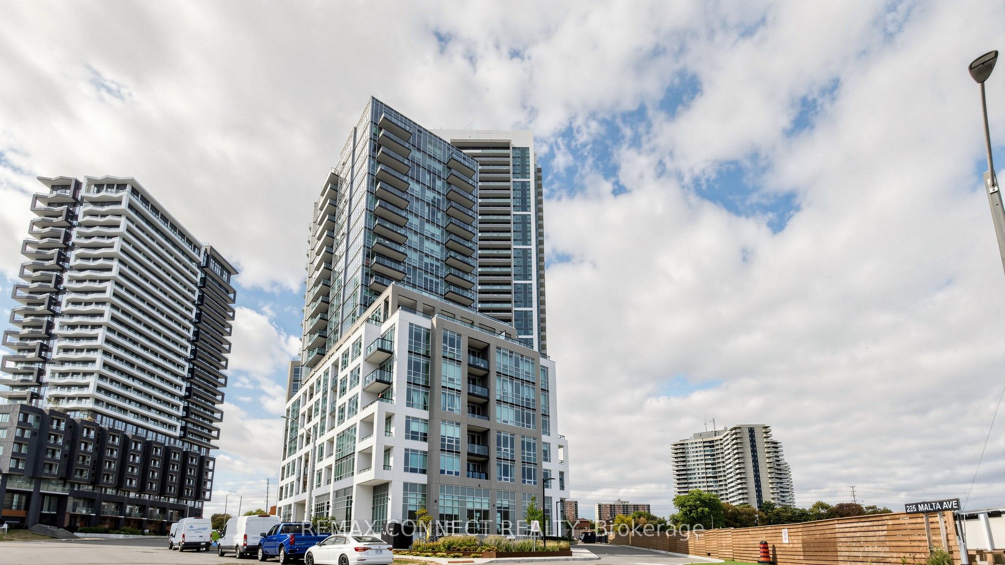 Unit 2107 - 209 Steeles Avenue W, Brampton 2