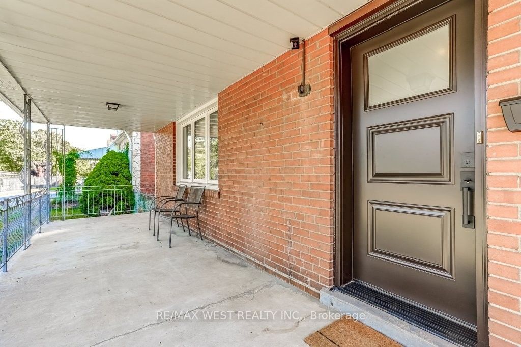 9 Culnan Avenue, Etobicoke 4