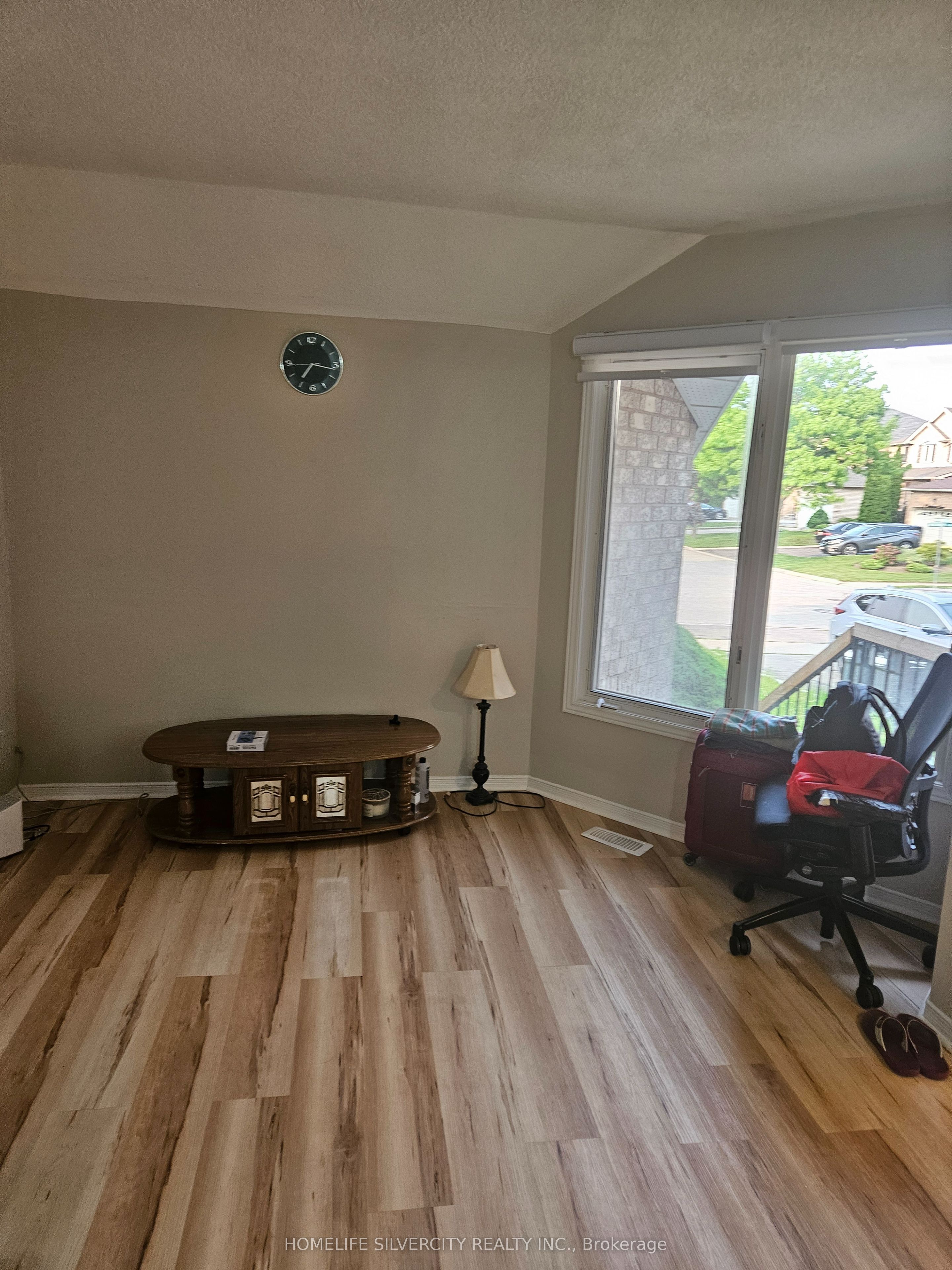 81 Beaconsfield Avenue, Brampton 4