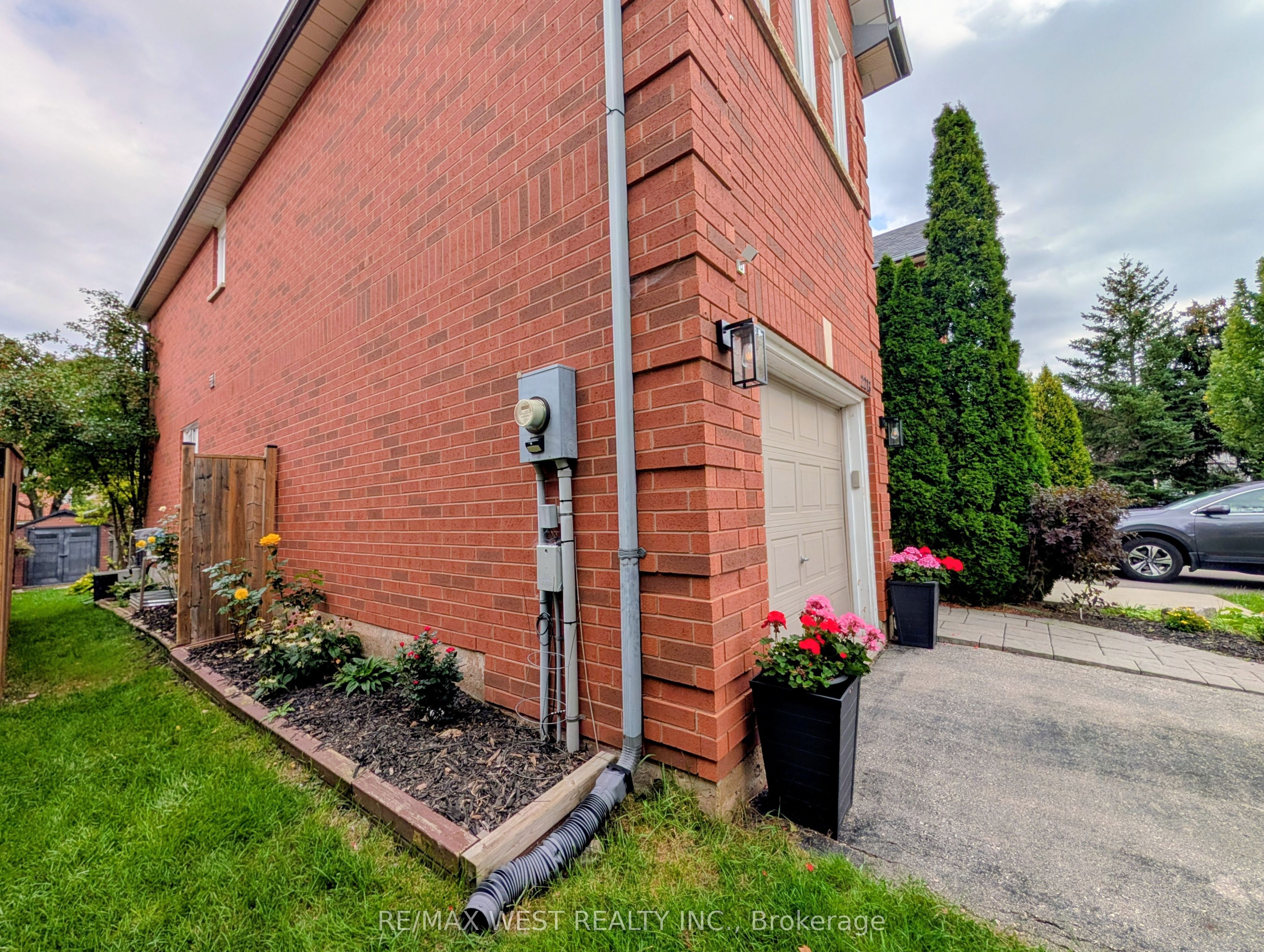 2213 Ridge Landing, Oakville 2