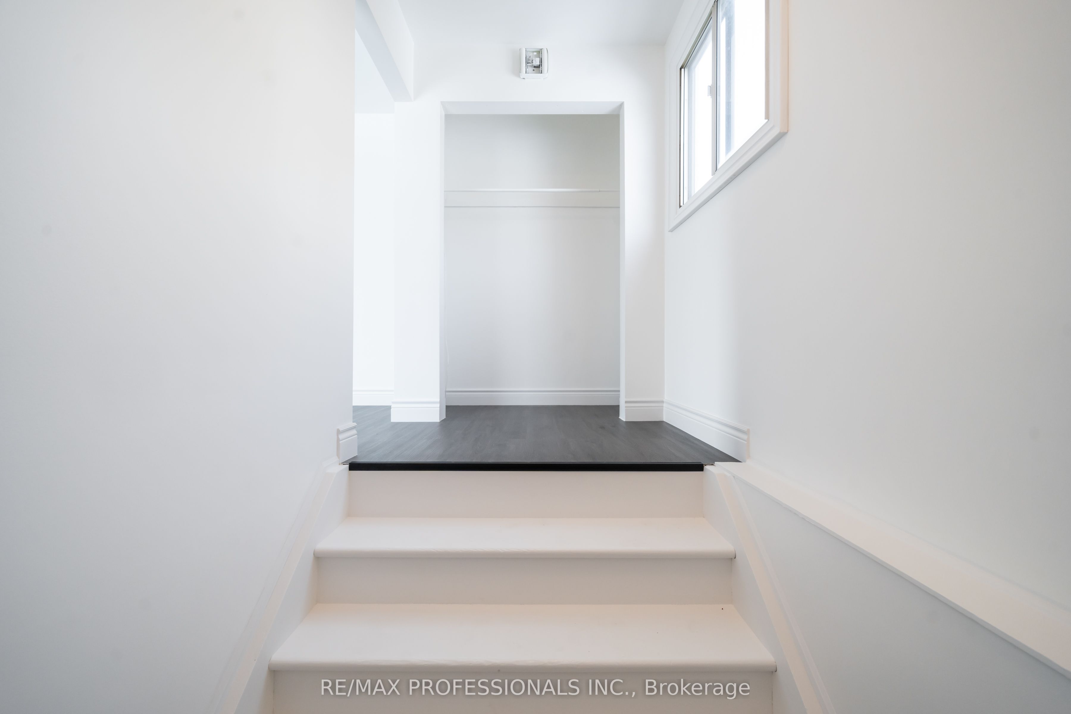 Unit MAIN - 174 Thirtieth Street, Etobicoke 4