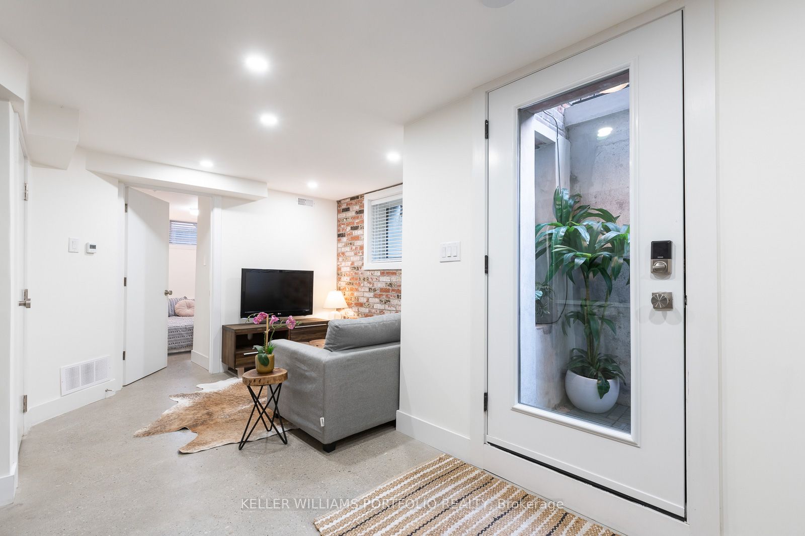 Unit Lower - 180 Maria Street, Toronto 3