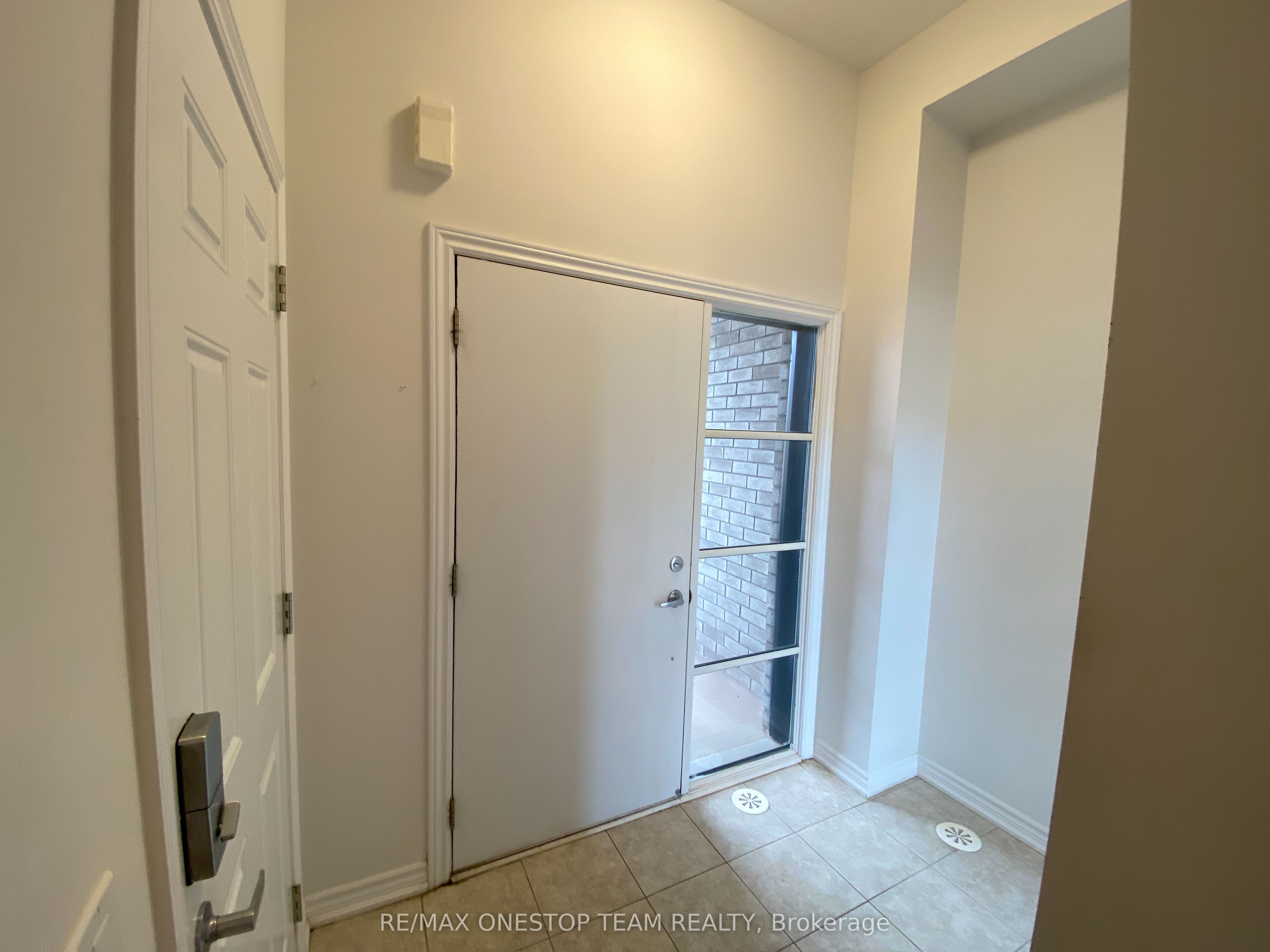 374 Wheat Boom Drive, Oakville 2