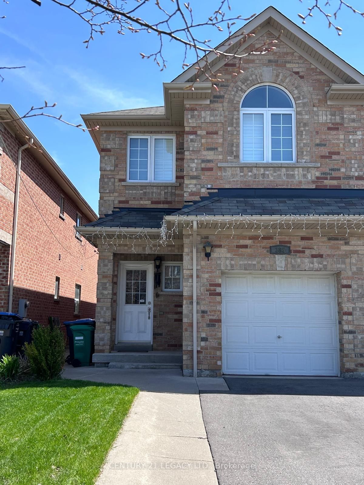 385 Comiskey Crescent, Mississauga 2