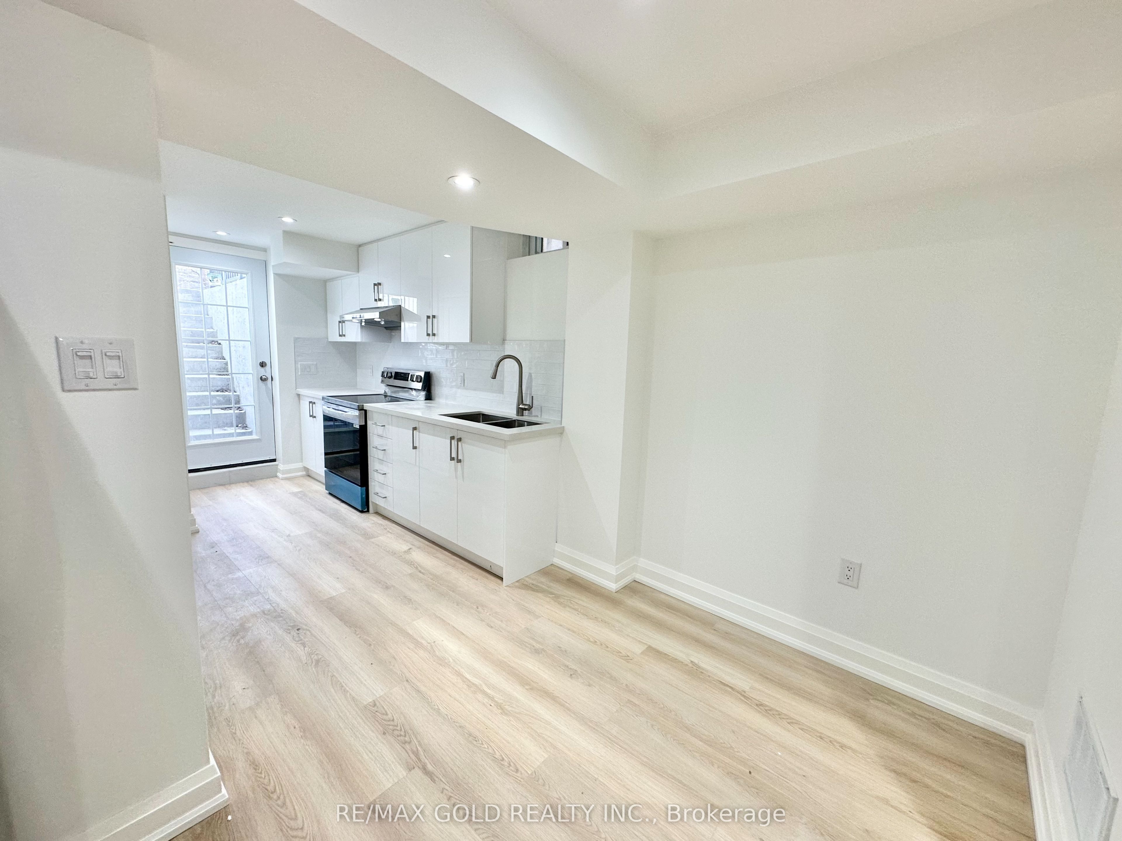 Unit Basement - 7099 Village Walk, Mississauga 5