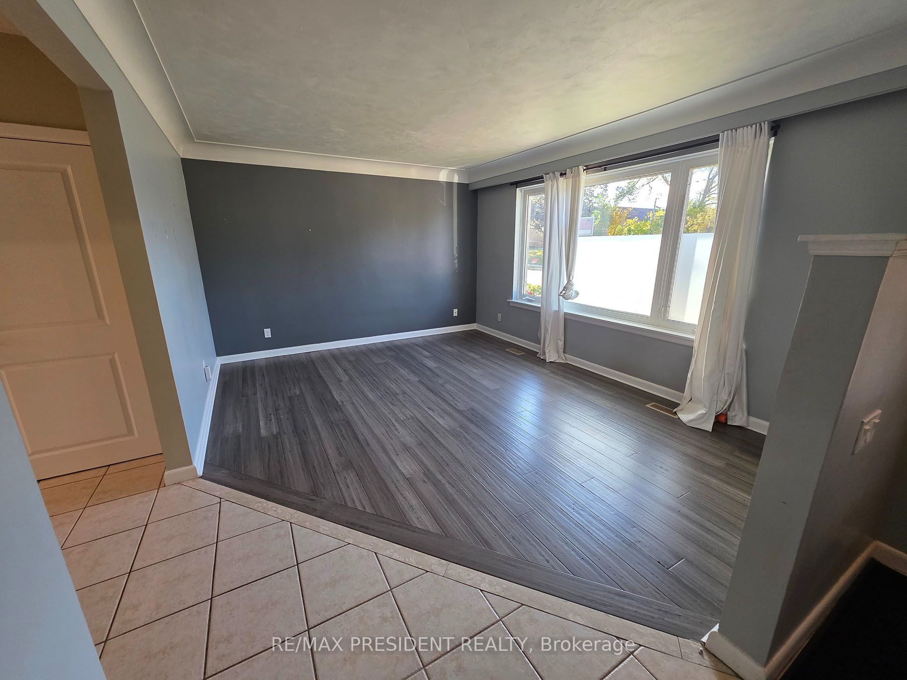 Unit Upper - 2280 Mountainside Drive, Burlington 4