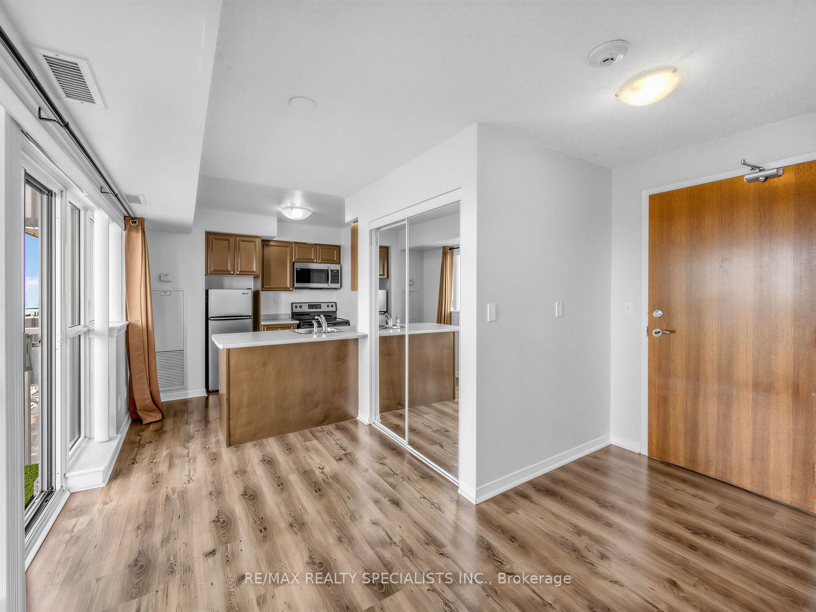 Unit 1501 - 215 Queen Street E, Brampton 5