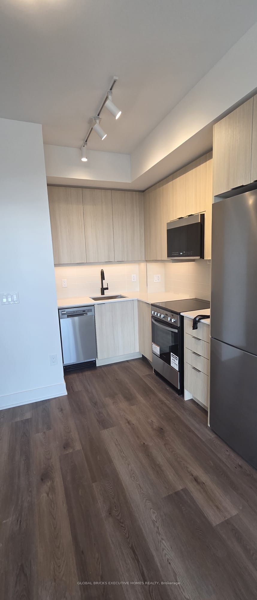 Unit 1012B - 115 Nipissing Road, Milton 3