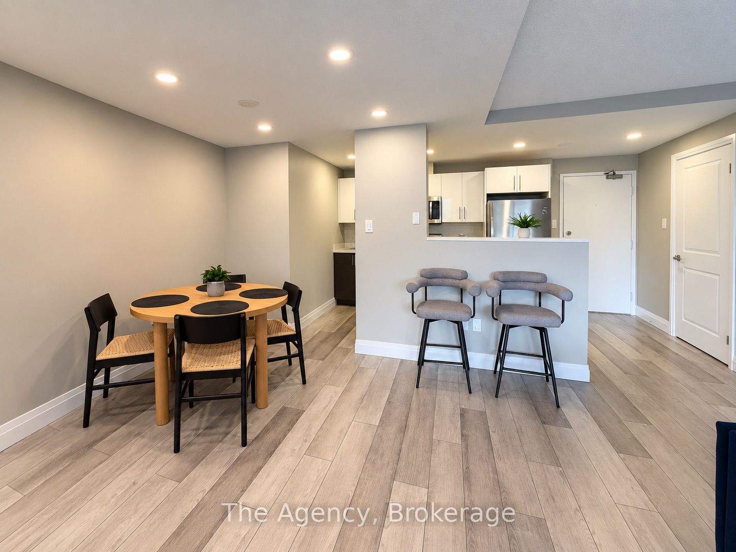 Unit 403 - 2200 Sherobee Road, Mississauga 4