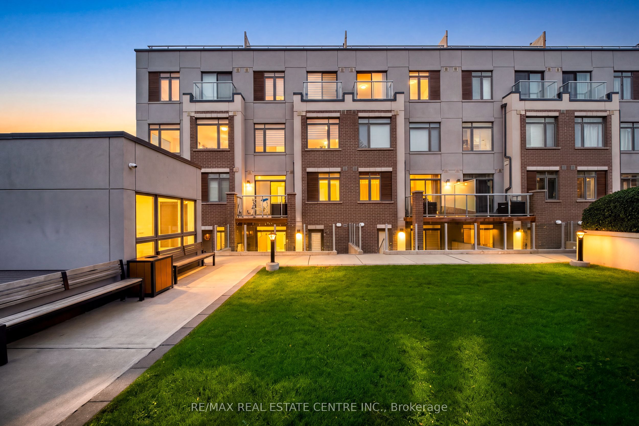 Unit 117 - 3078 Sixth Line, Oakville 3