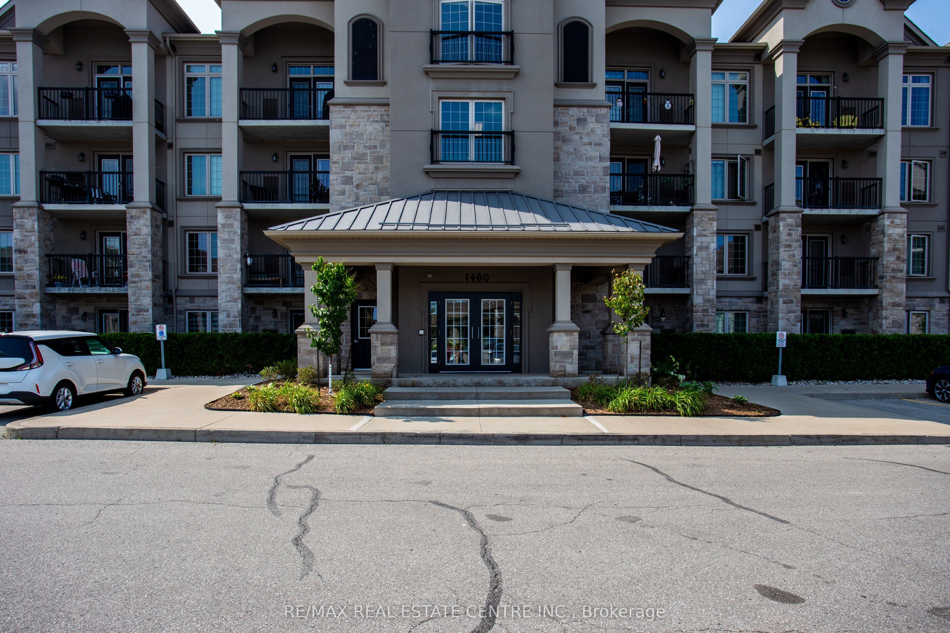 Unit 412 - 1460 Main Street E, Milton 2