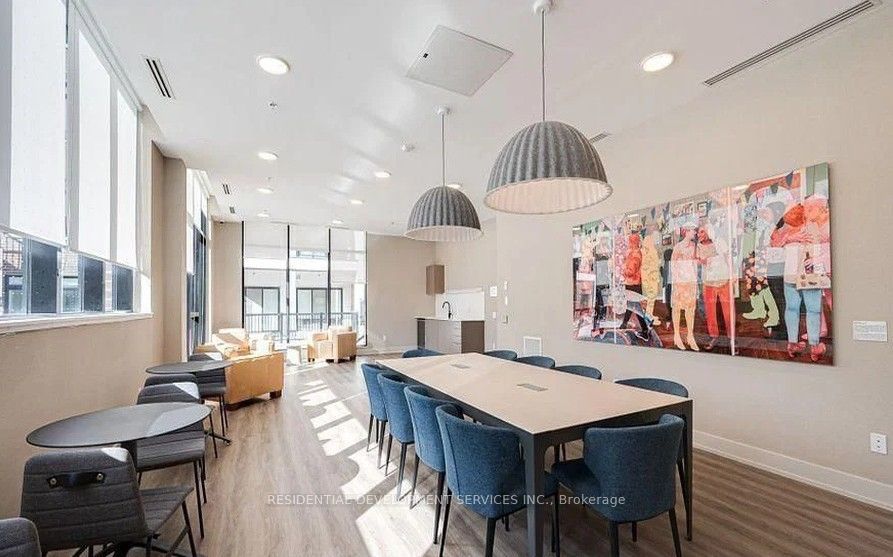 Unit 608 - 135 Canon Jackson Drive, Toronto 4