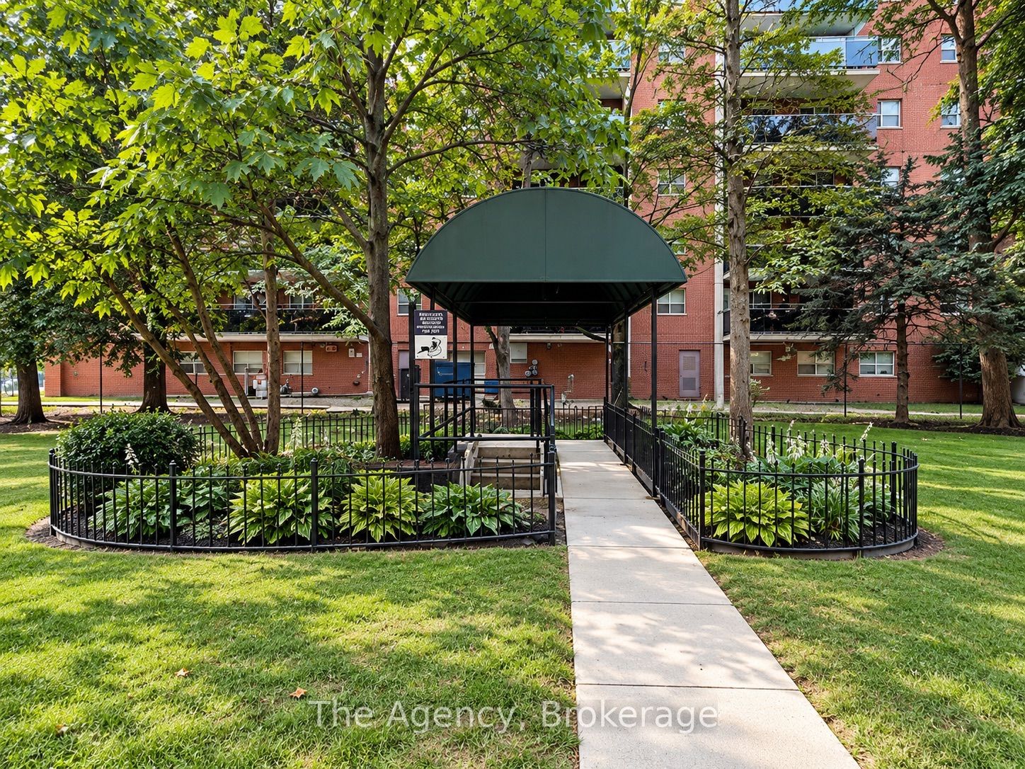Unit 1009 - 45 Paisley Boulevard W, Mississauga 5