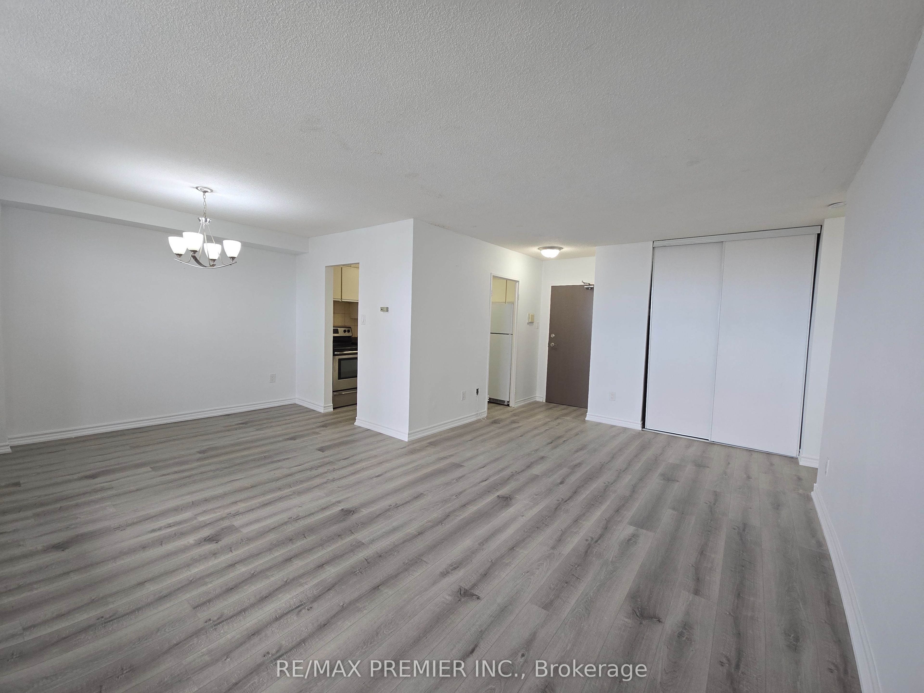 3390 Weston Road, North York 5
