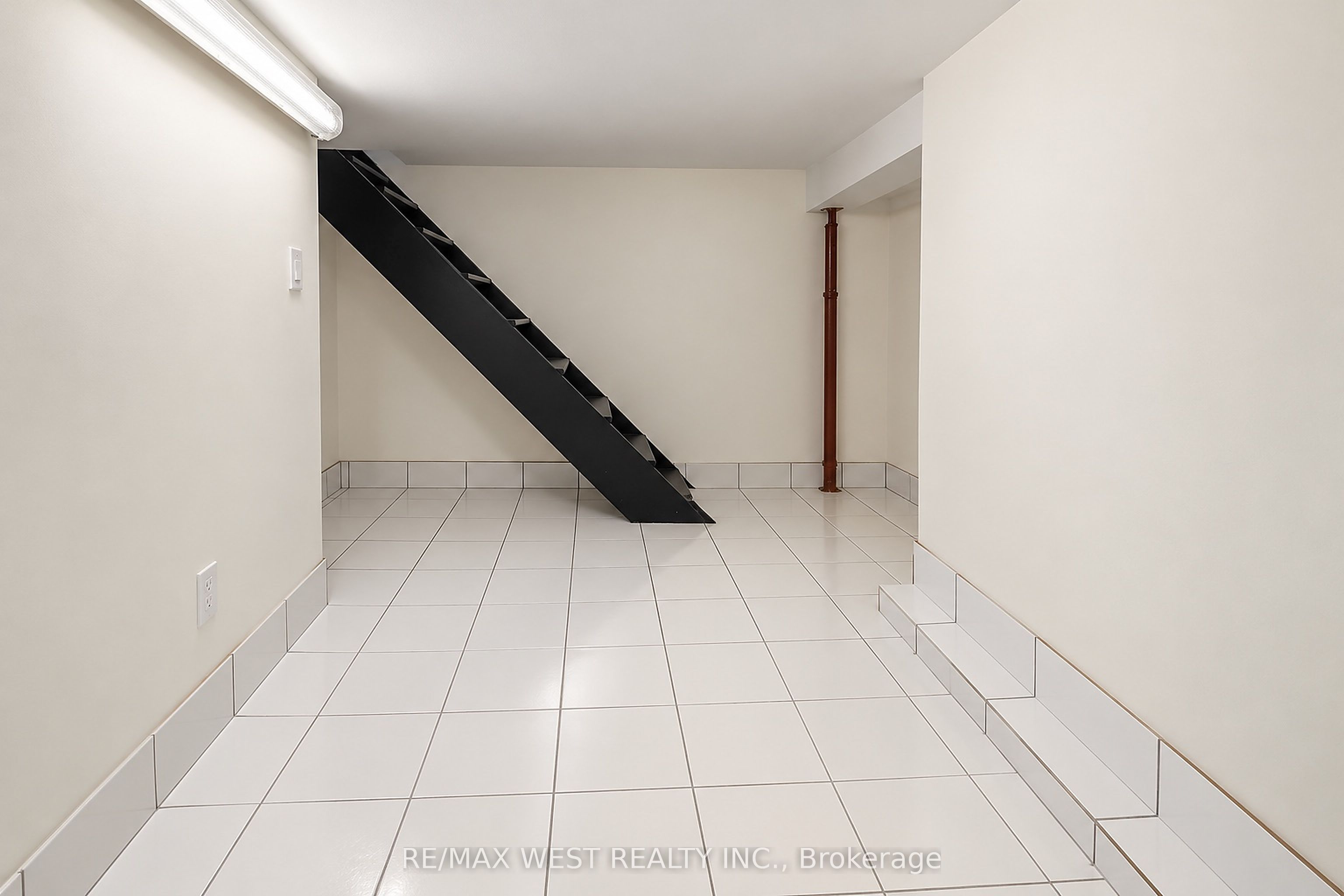 Unit Bsmt - 117 Rosemount Avenue, Toronto 3
