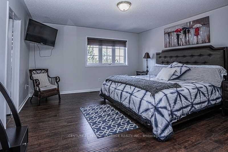 50 Sweetwood Circle W, Brampton 2