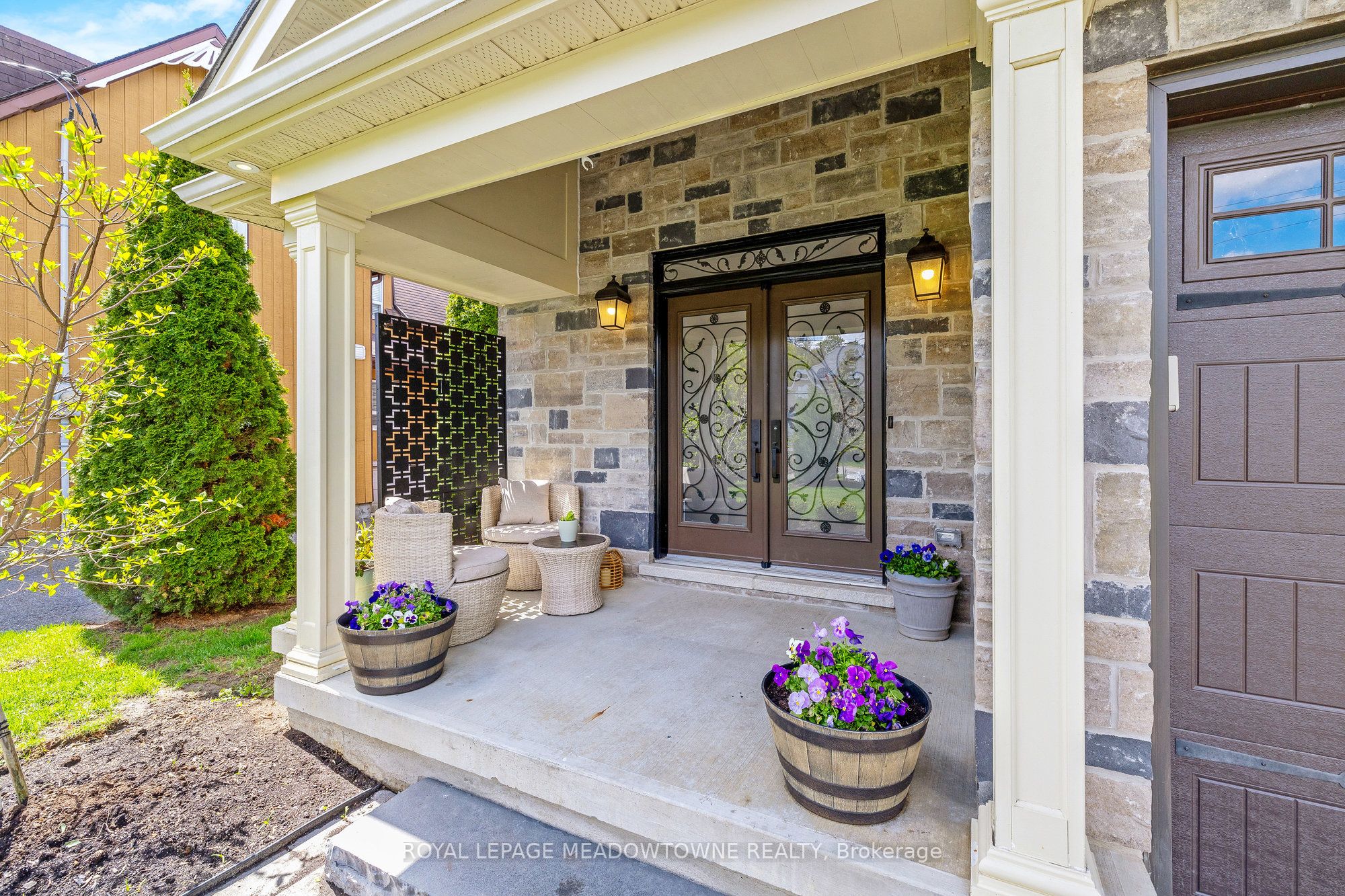 17 Ontario St, Halton Hills, Ontario L7G3K5 Listing History HouseSigma