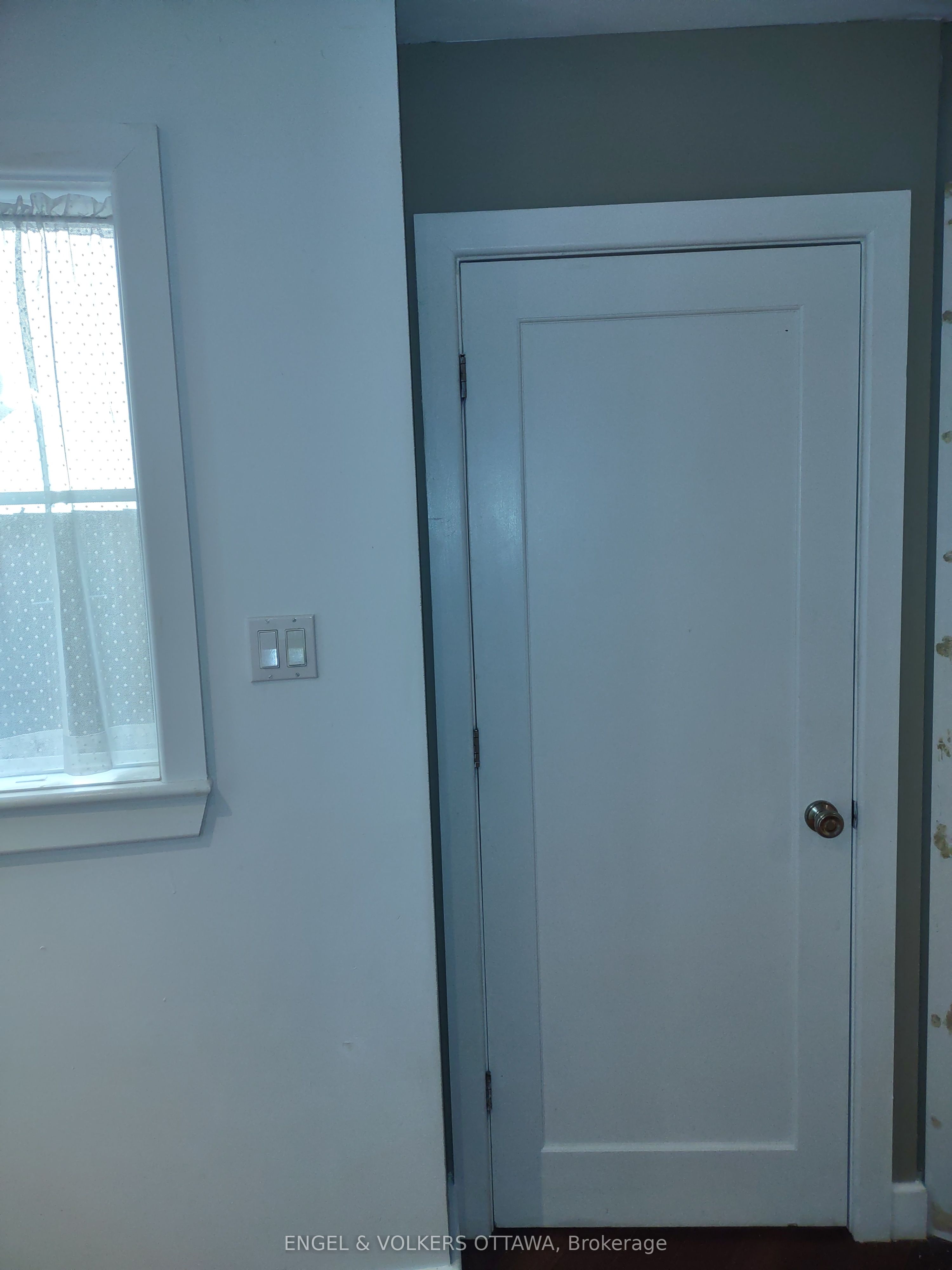Unit B - 281 KIRCHOFFER, Ottawa 4