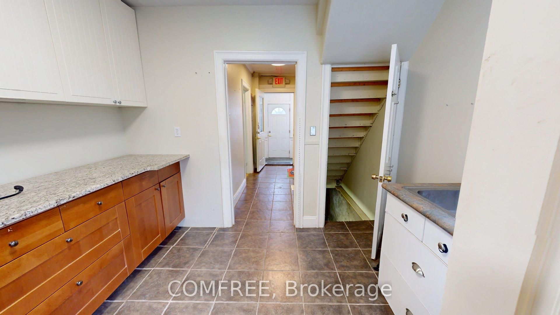 1405 King Street E, Cambridge 5