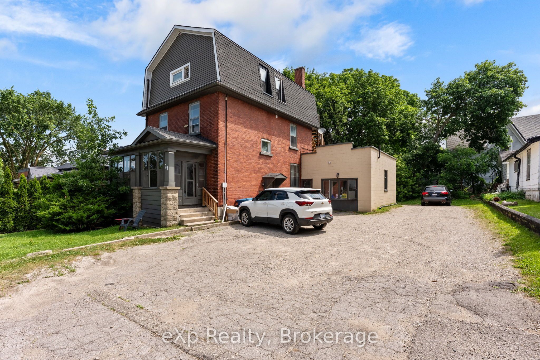 31 Waterloo Street S, Stratford 1