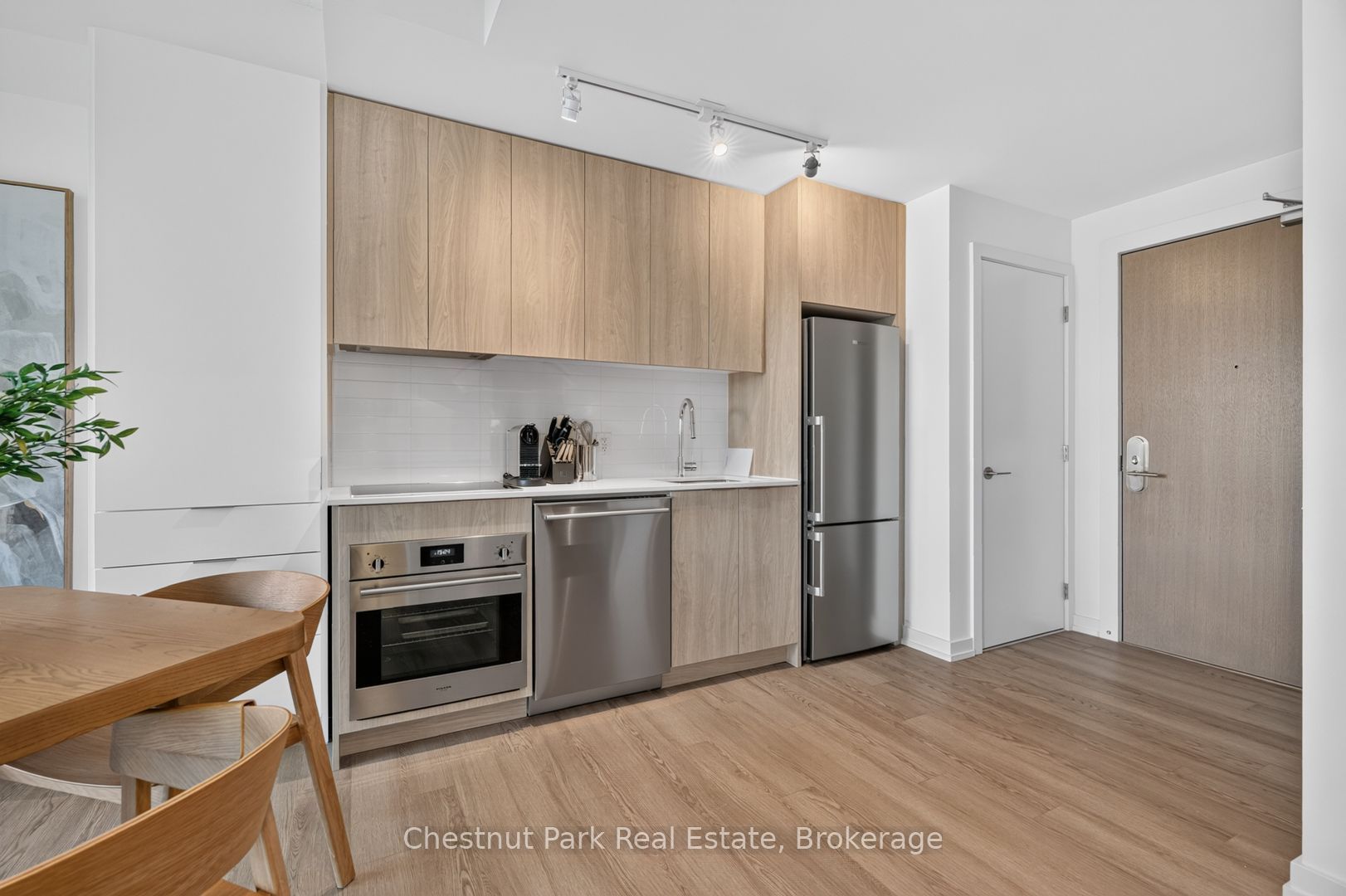 Unit 513 - 100 Carrick Trail, Gravenhurst 4