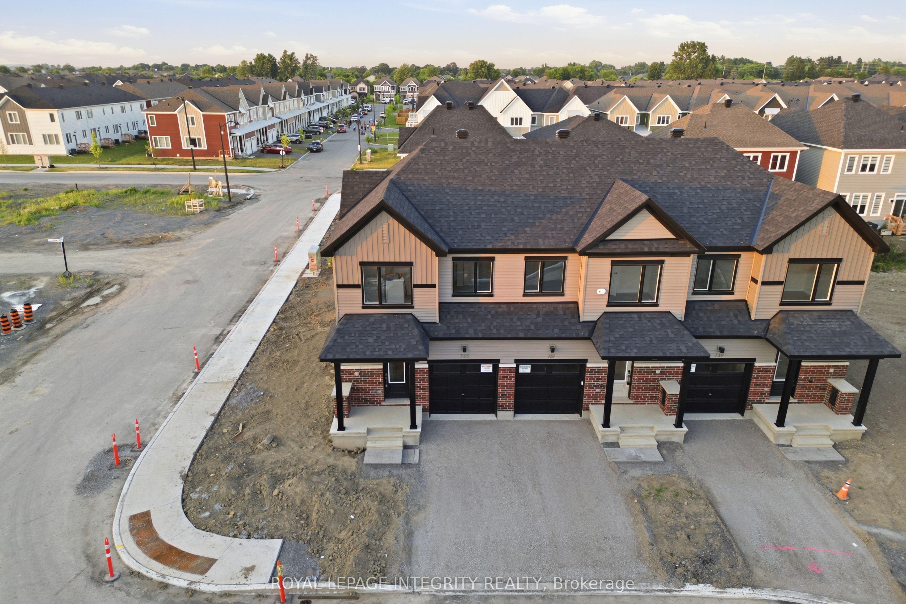 735 HAFLINGER Row, Stittsville-Goulbourn 2