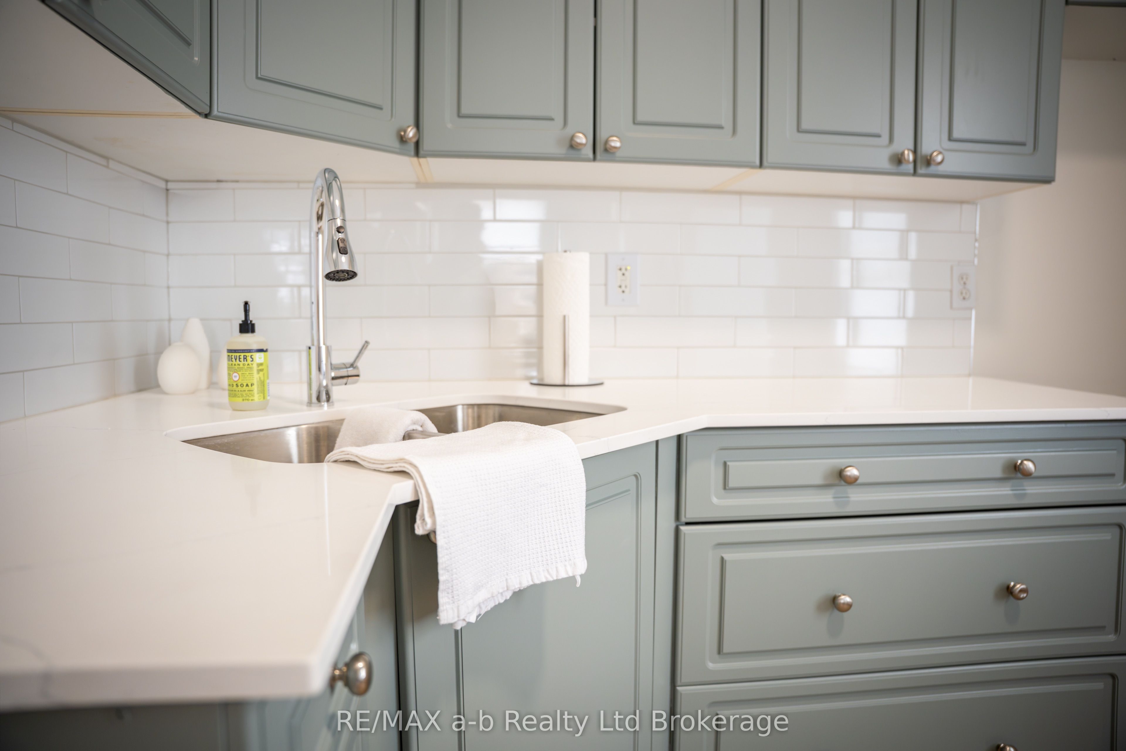 Unit Upper - 390 Ontario Street, Stratford 1