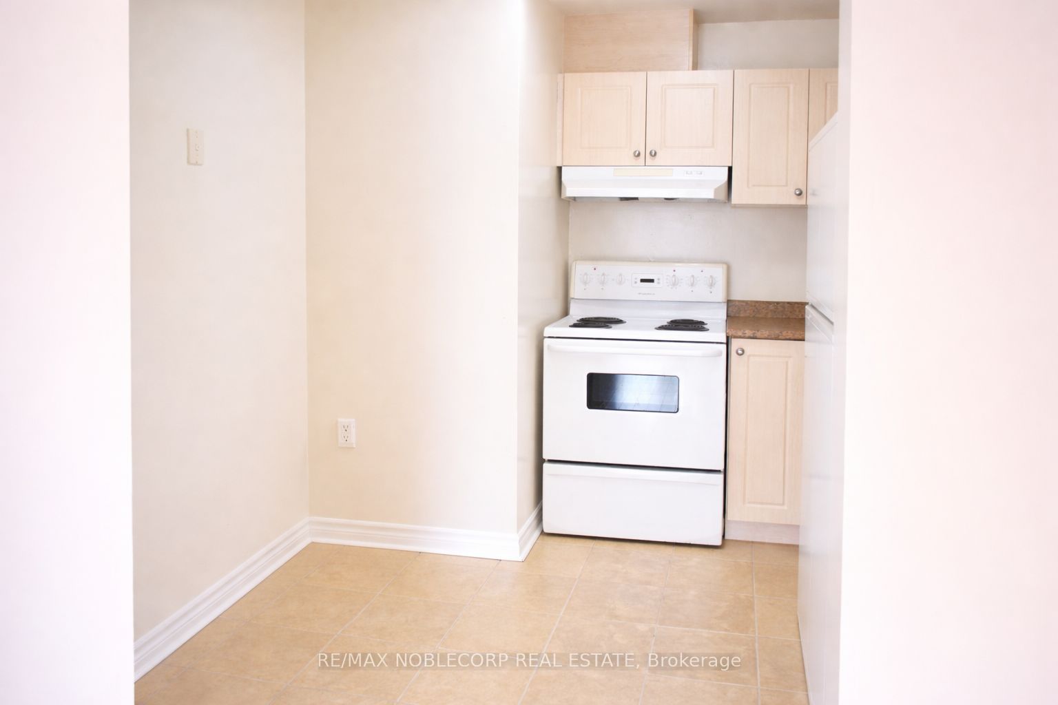 Unit 901 - 64 Benton Street, Kitchener 4