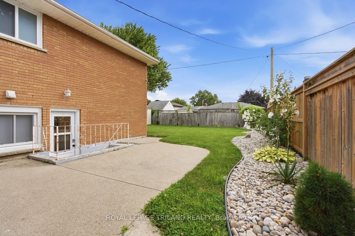 27 Aldborough Avenue, St. Thomas 2