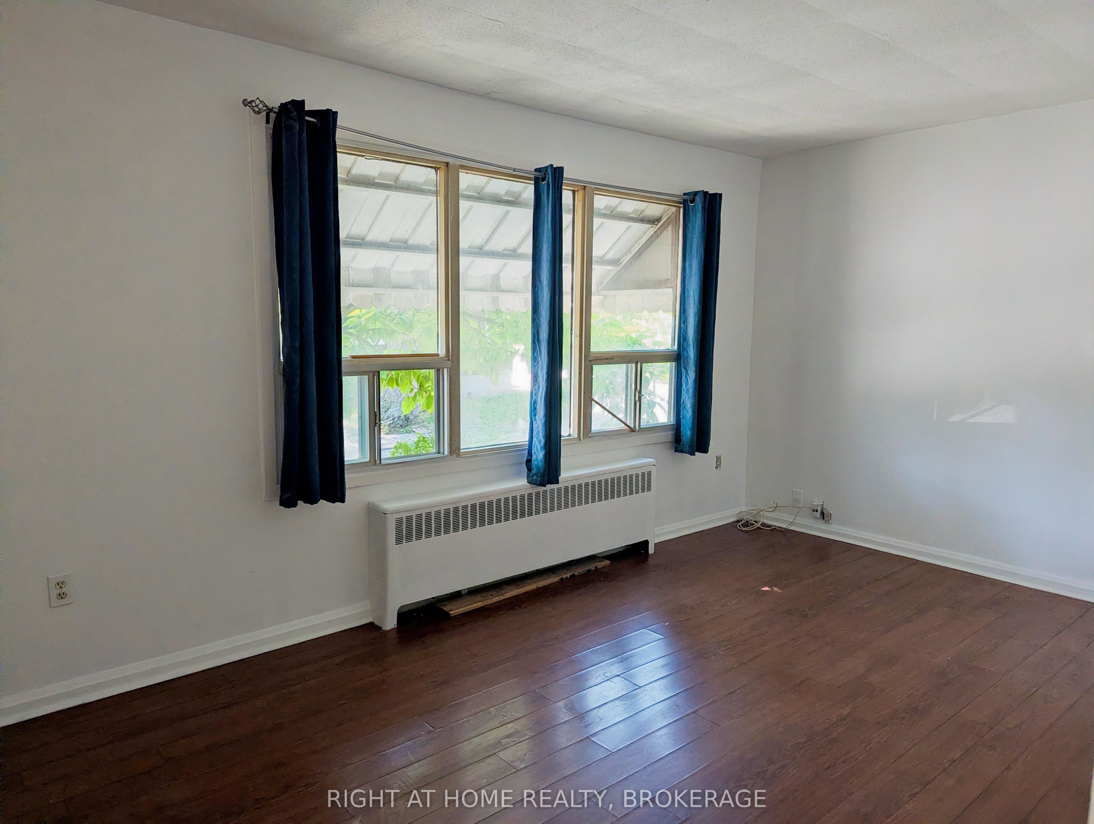 Unit 2 - 60 Richmond Avenue, St. Catharines 2