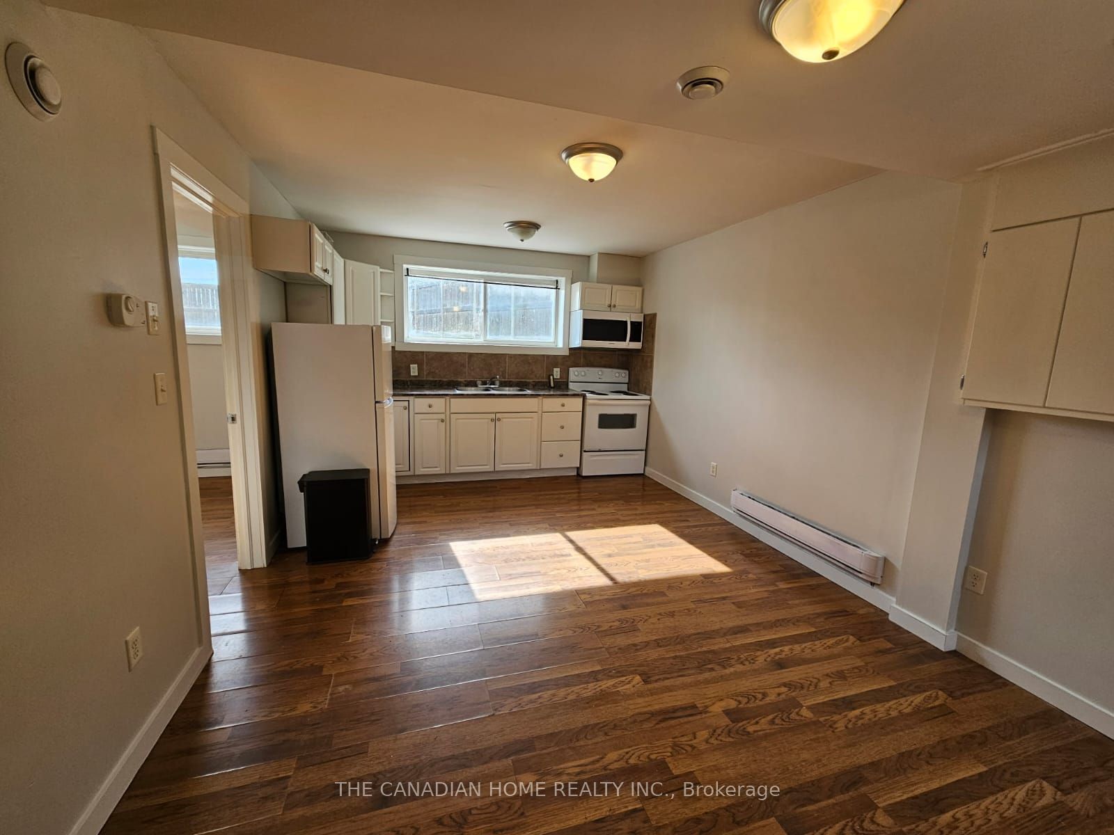 Unit 220 - 220 Erie Street, Port Colborne 2