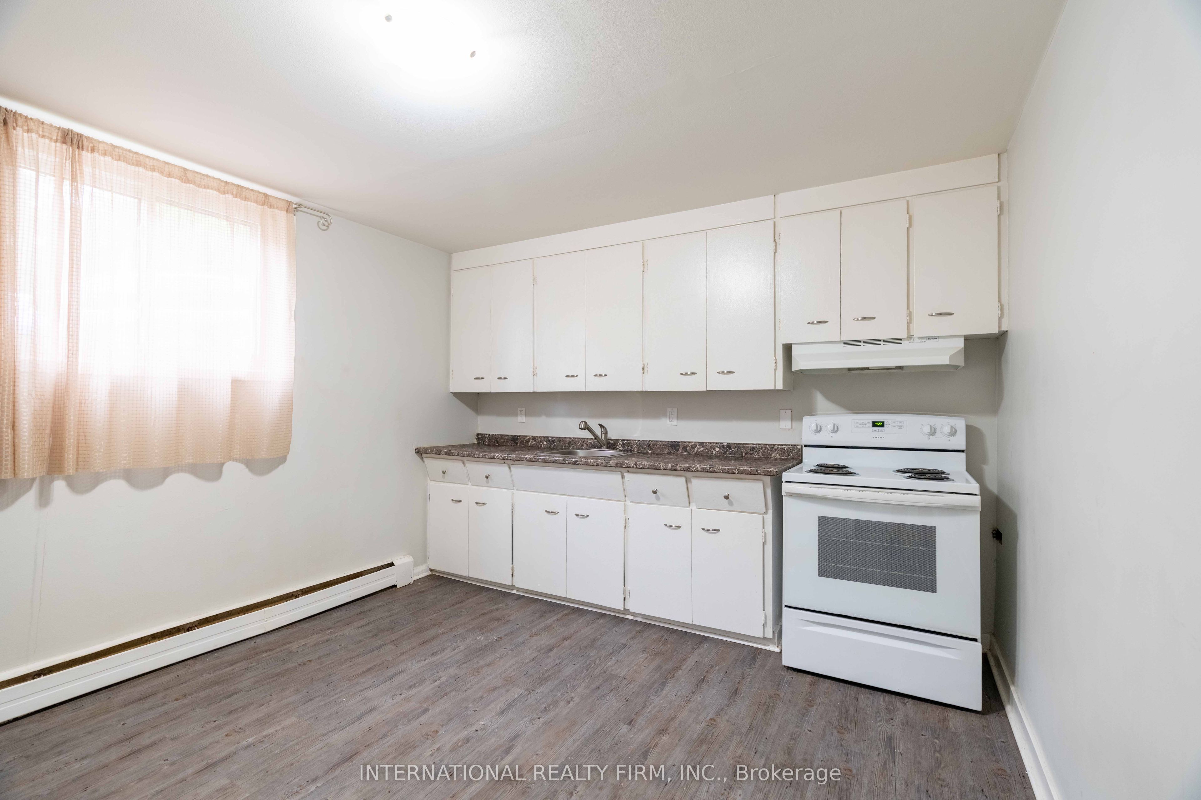 75 King Edward Avenue, London 5