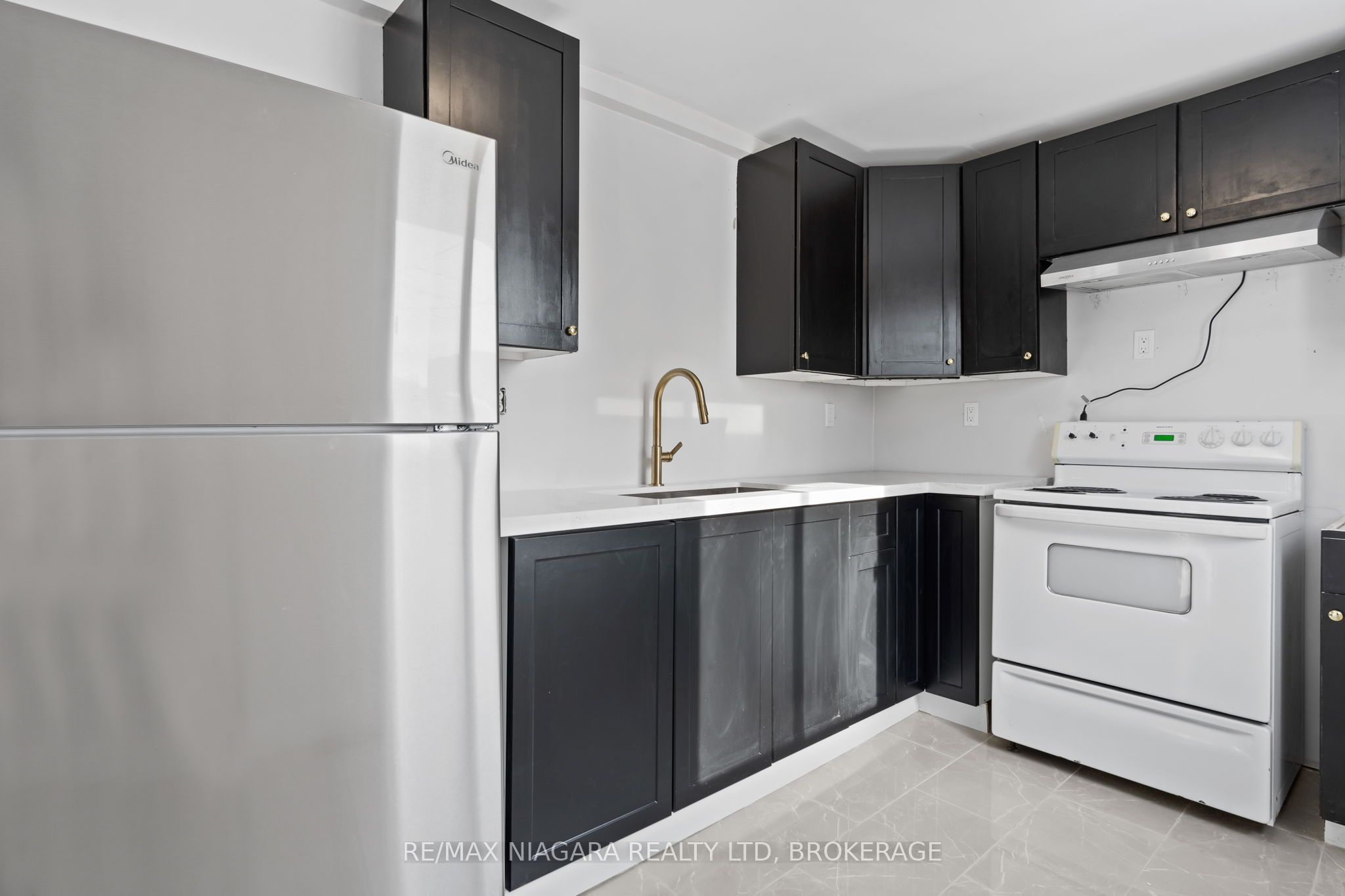 Unit 1 - 115 Kinnear Street, Port Colborne 5