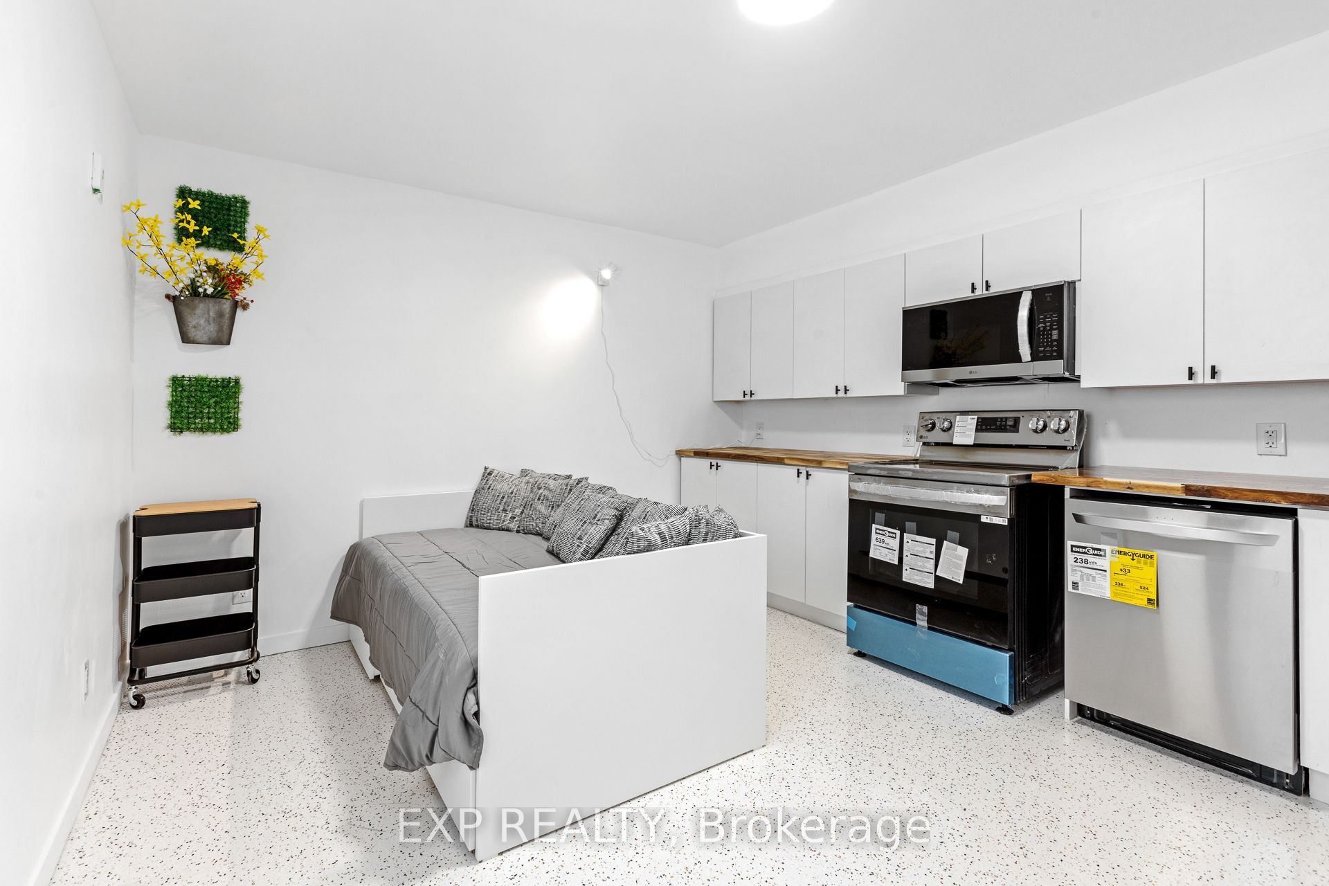 Unit 6 - 204 Ste Monique Street, Ottawa 4