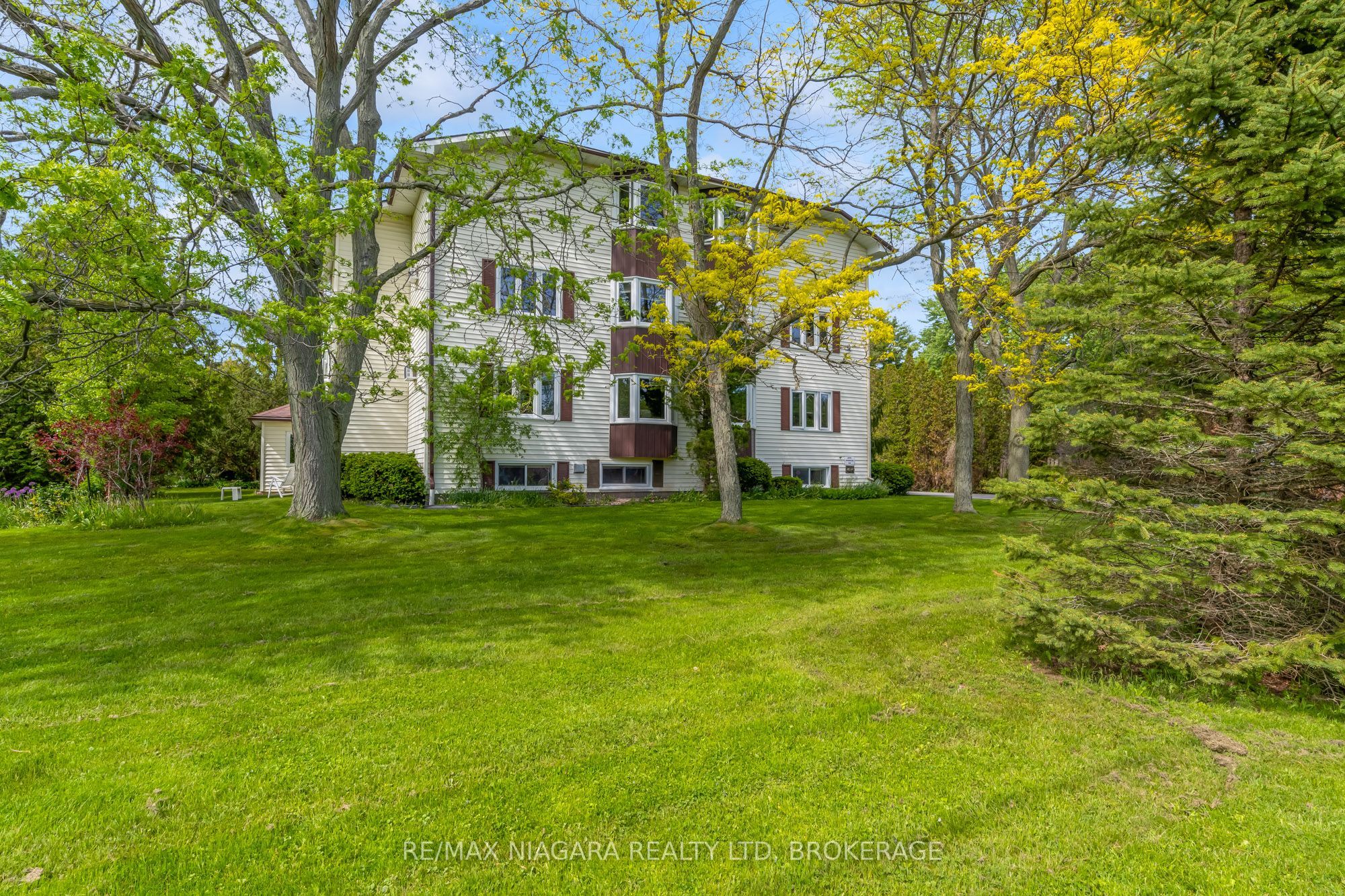 Unit 2-3 - 833 Foss Road, Pelham 3