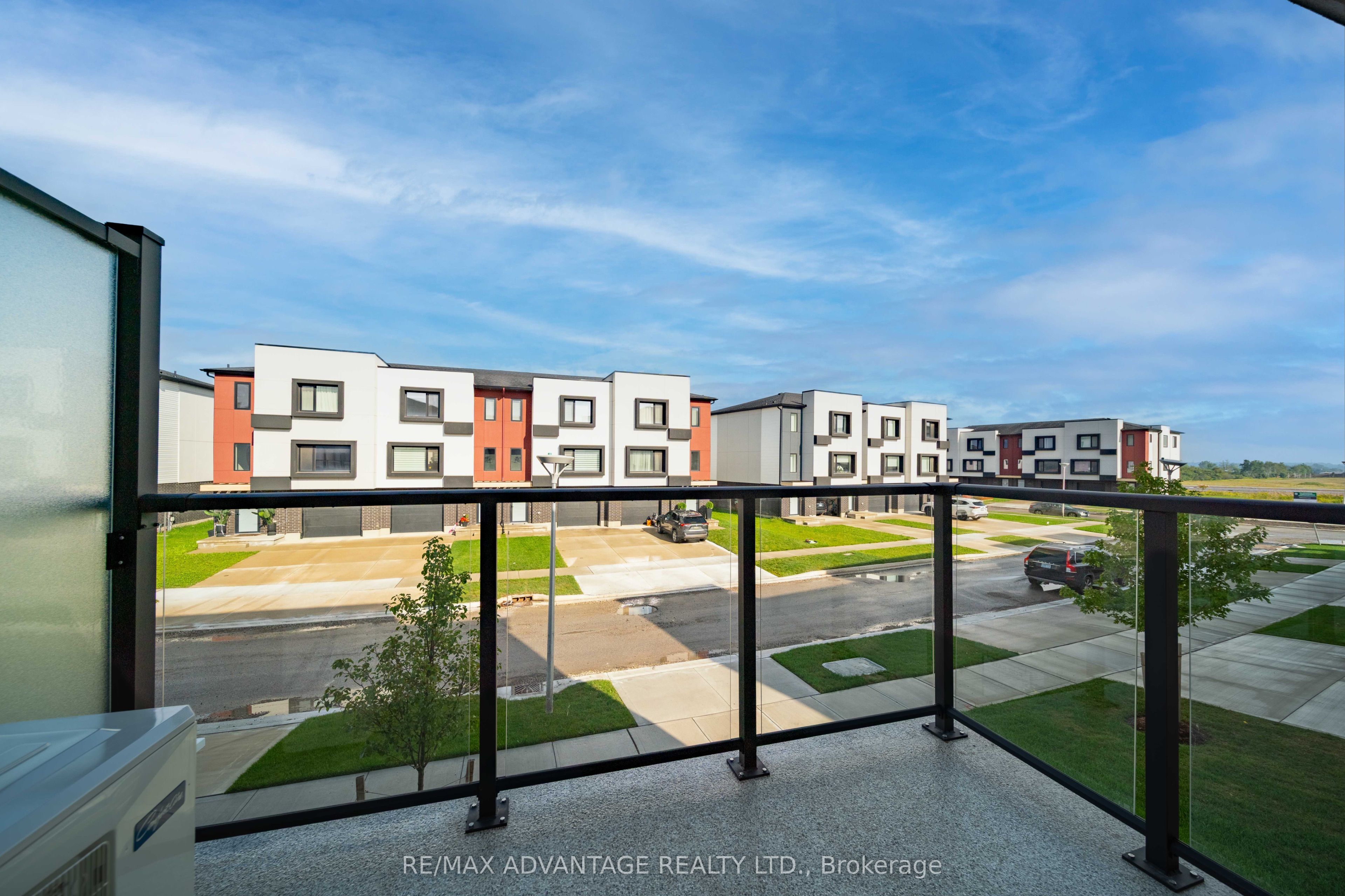 3363 David Milne Way, London 5