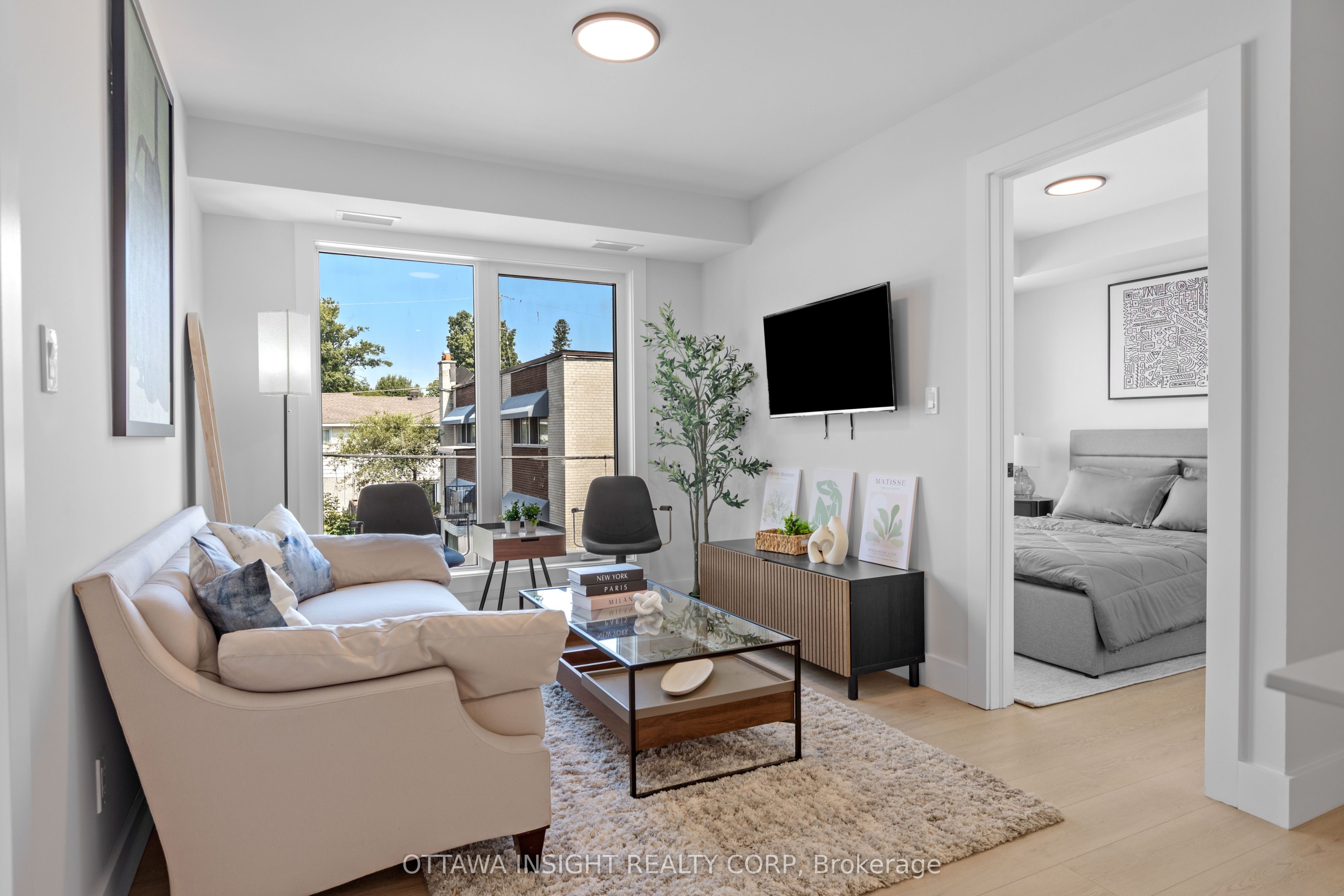 Unit 4 - 2405 Carlsen Avenue, Ottawa 2