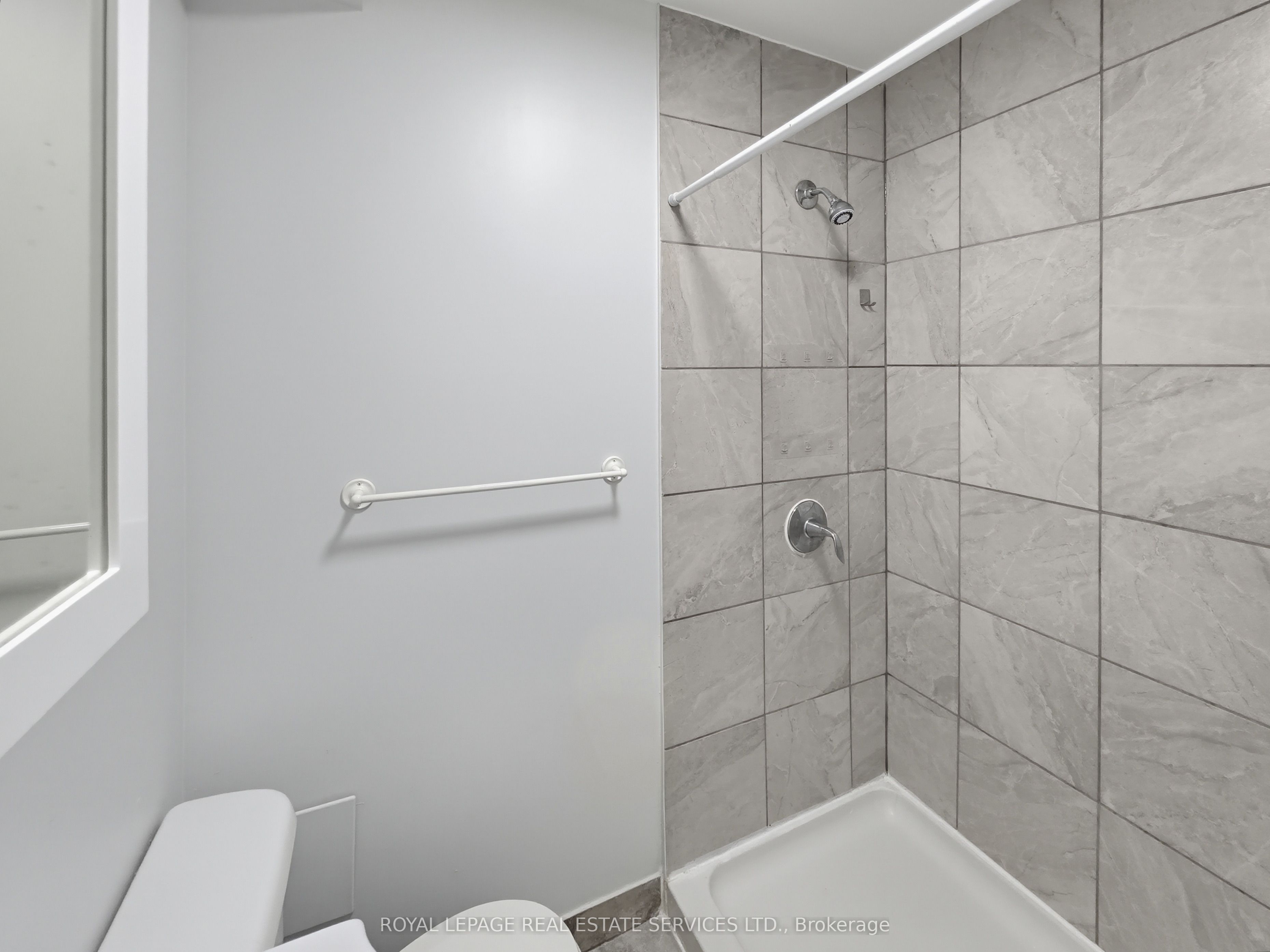 Unit 6 - 8 Ottawa Street N, Hamilton 5