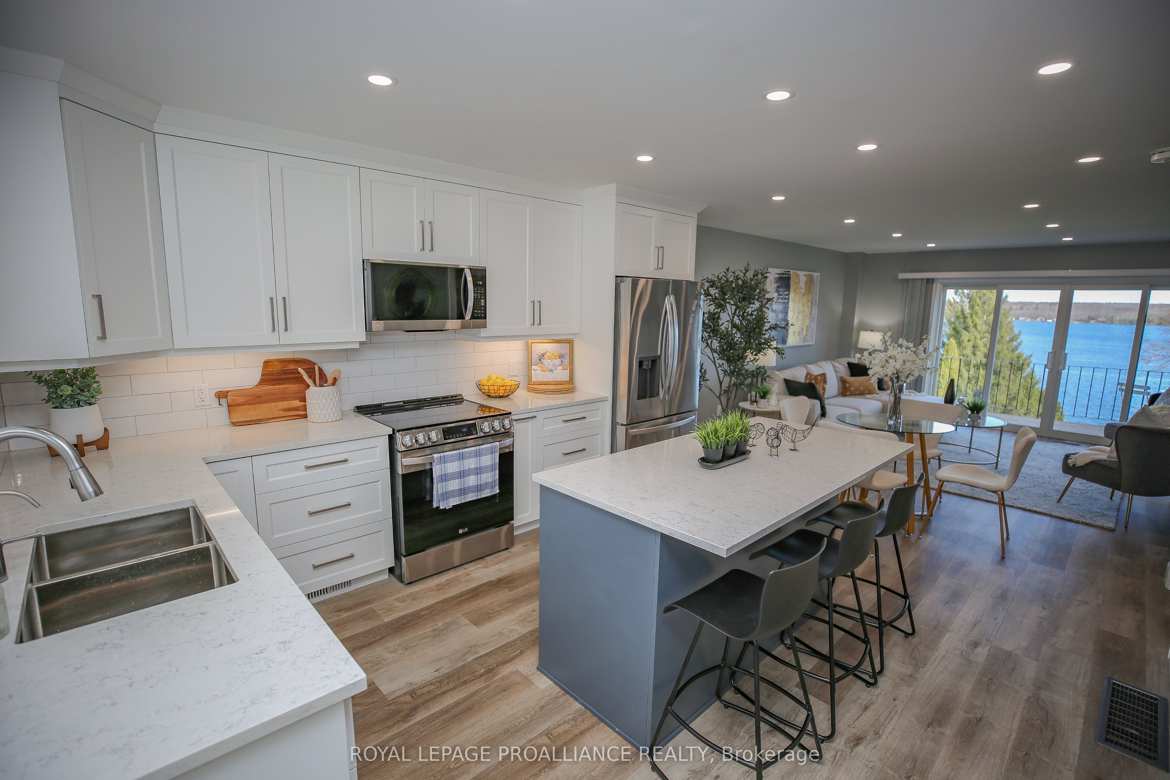 Unit 15 - 808 Riverview Lane, Elizabethtown-Kitley 2