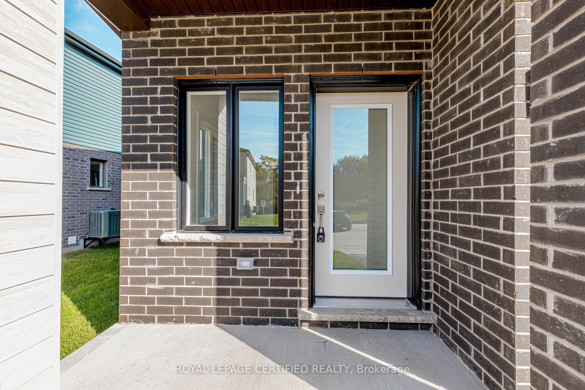 26 Oak Forest Common Crescent, Cambridge 3