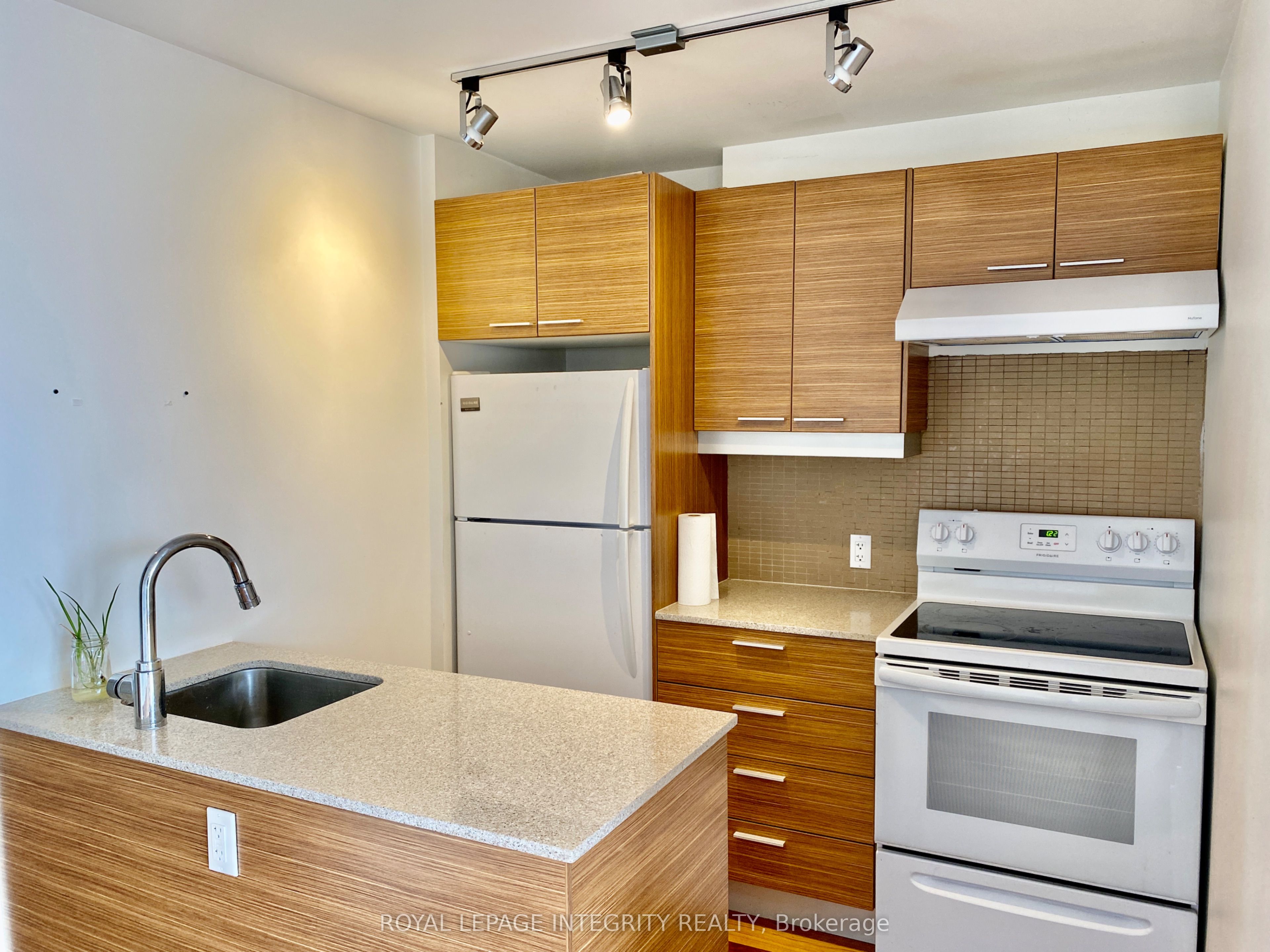 Unit 331 - 354 Gladstone Avenue, Ottawa 2