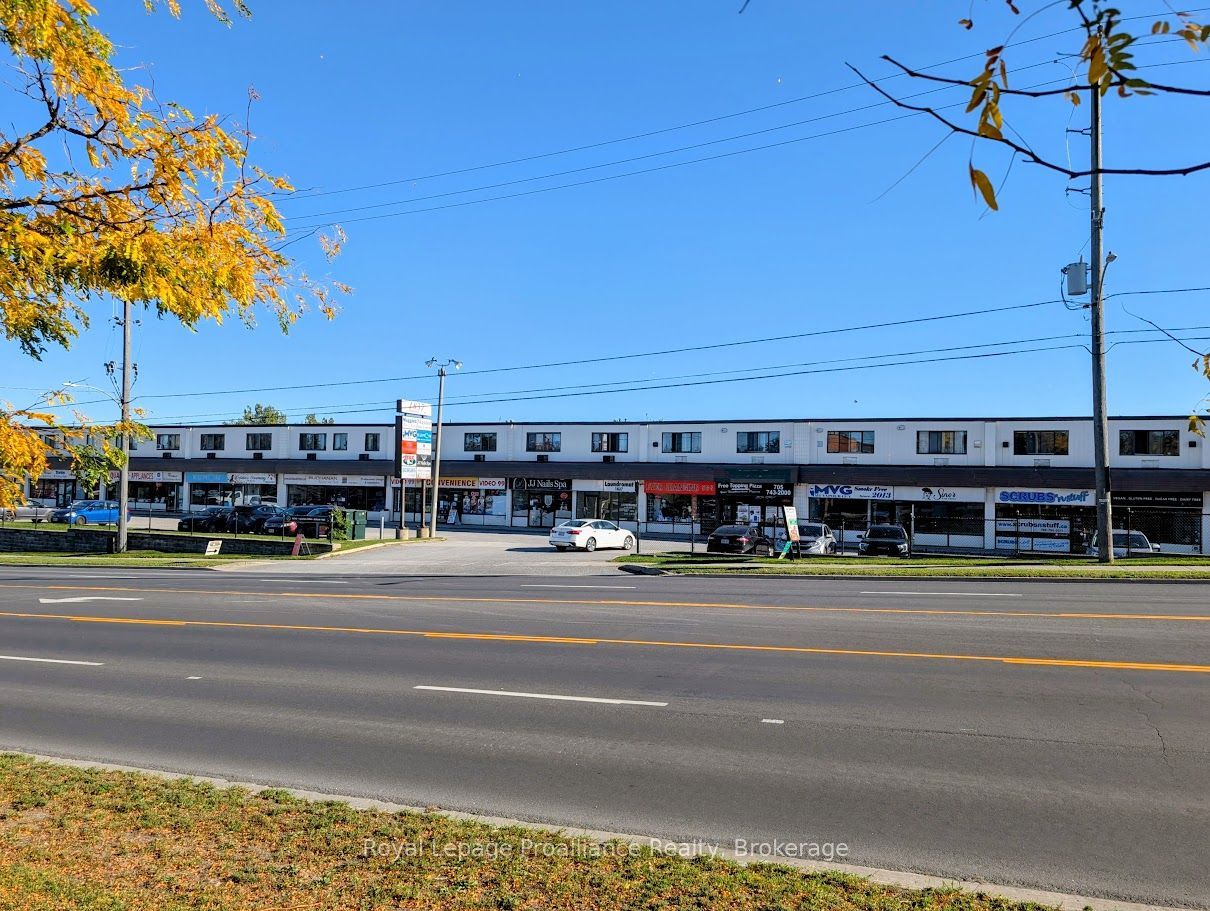 Unit 17 - 1837 Lansdowne Street W, Peterborough 2