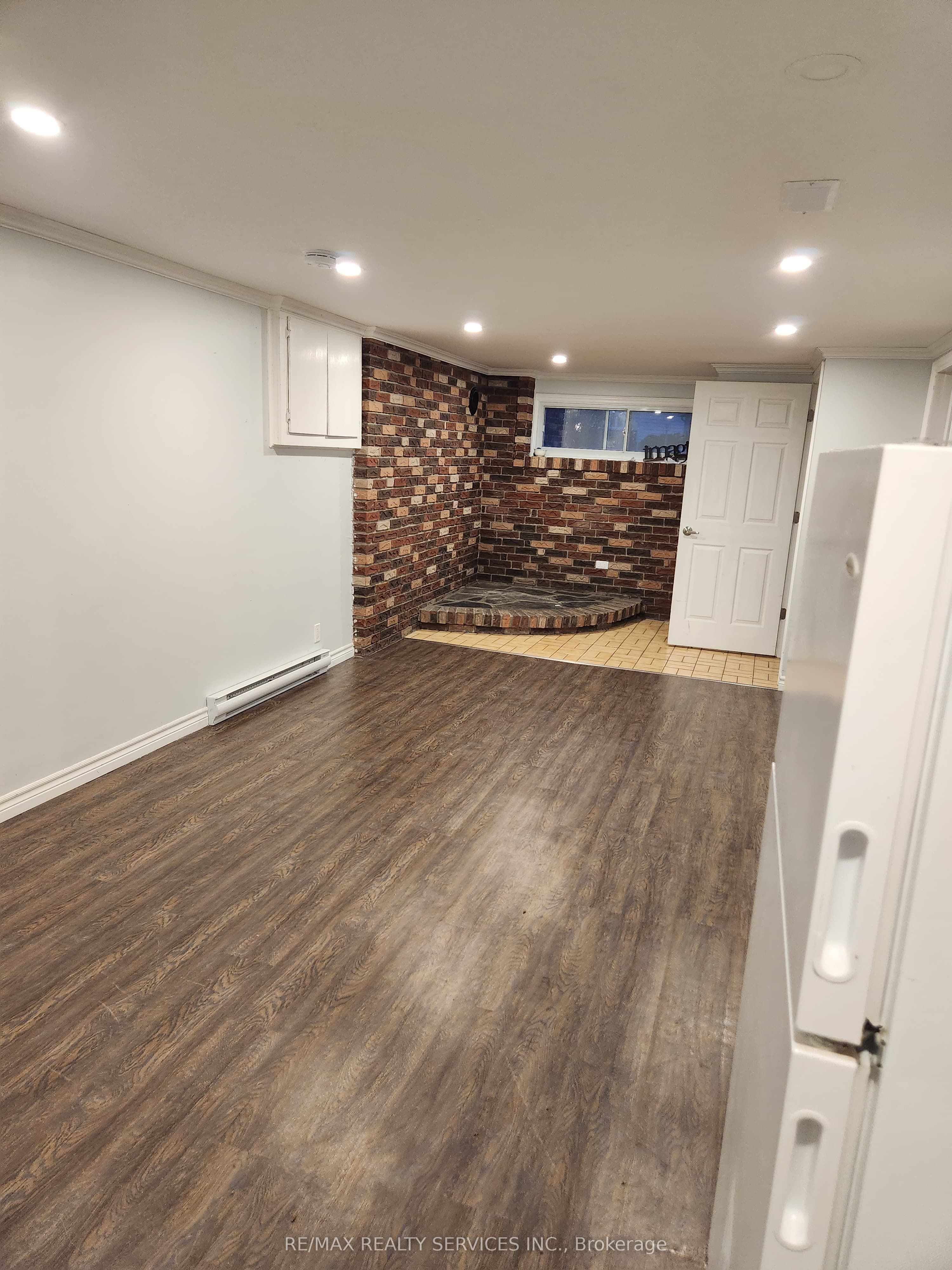 Unit Basement - 71 Helene Crescent, Waterloo 5