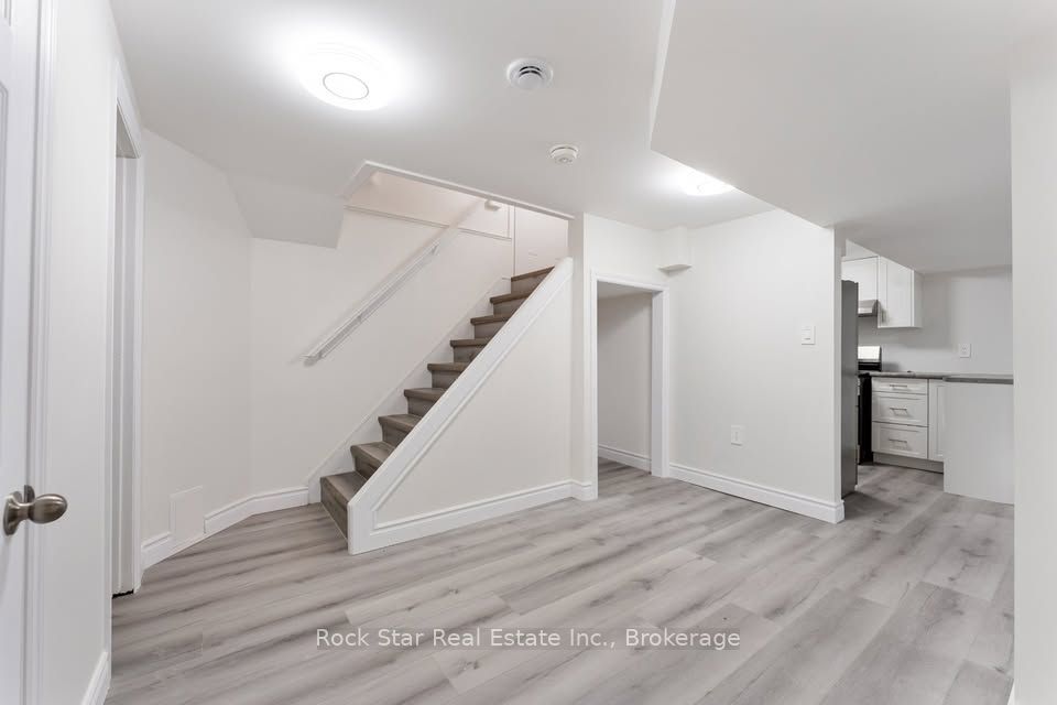 Unit Lower - 10 Cullen Drive, St. Catharines 5