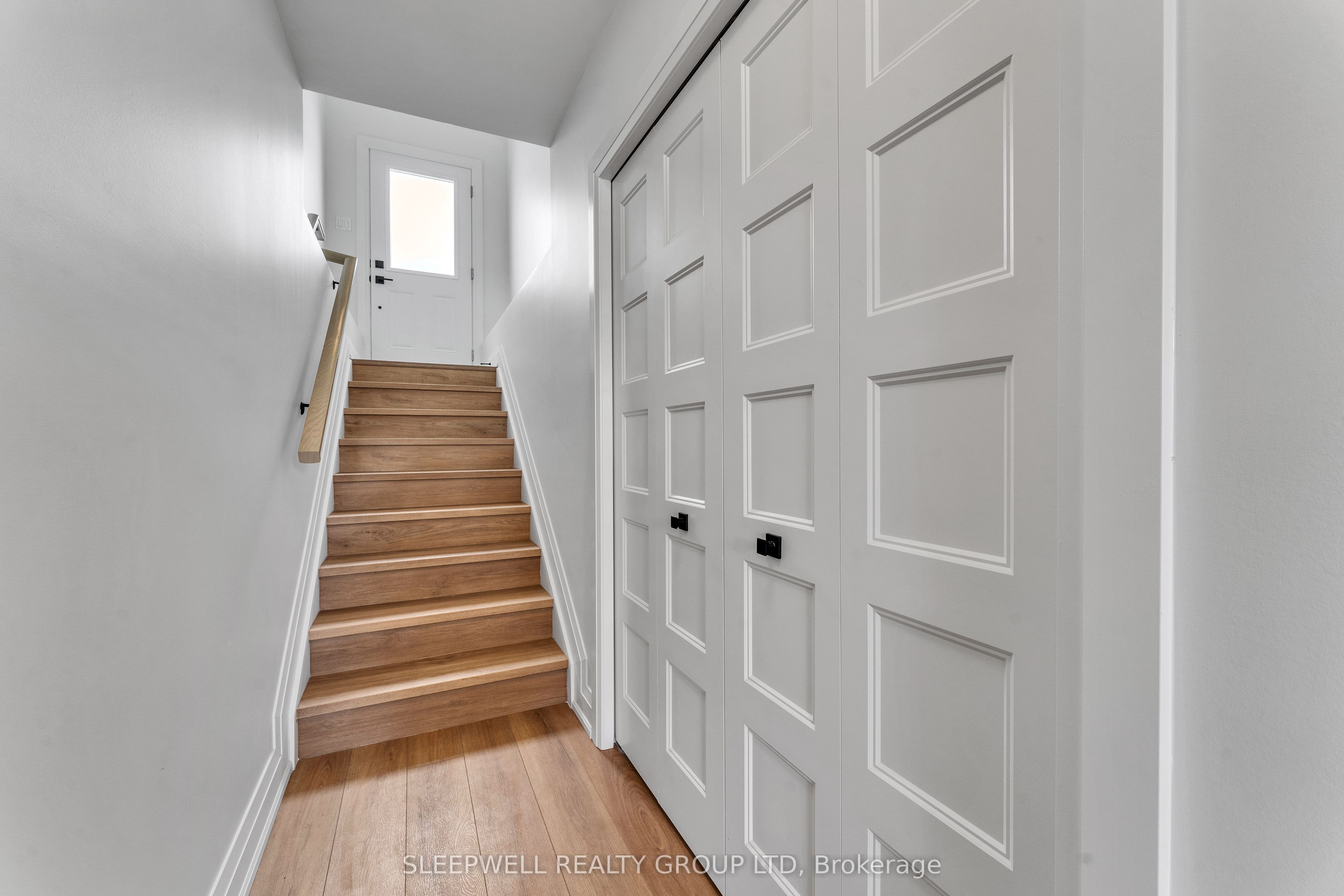 Unit B - 447 Annette Drive, Russell 4