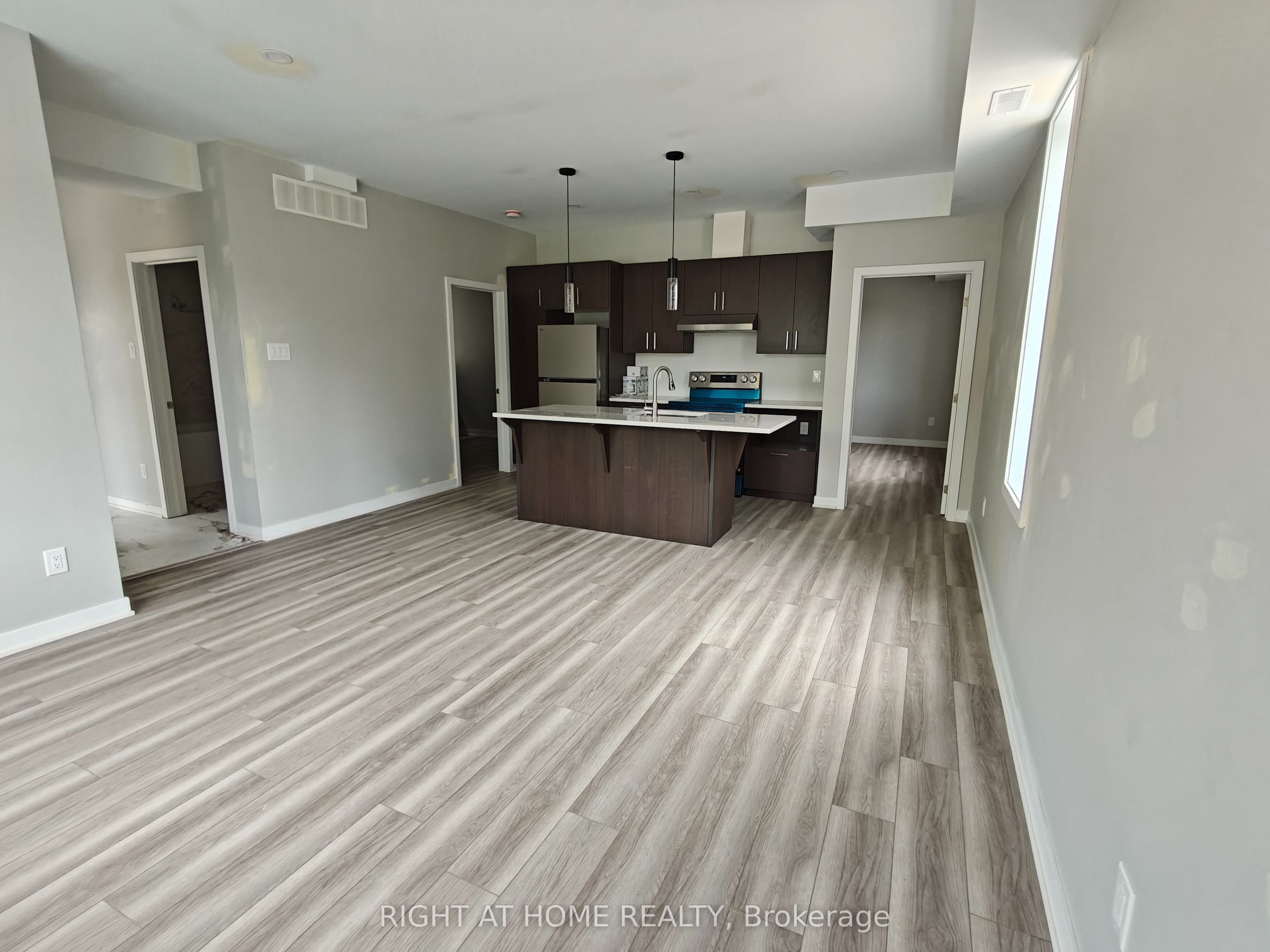 Unit A - 1332 Thames Street, Ottawa 4