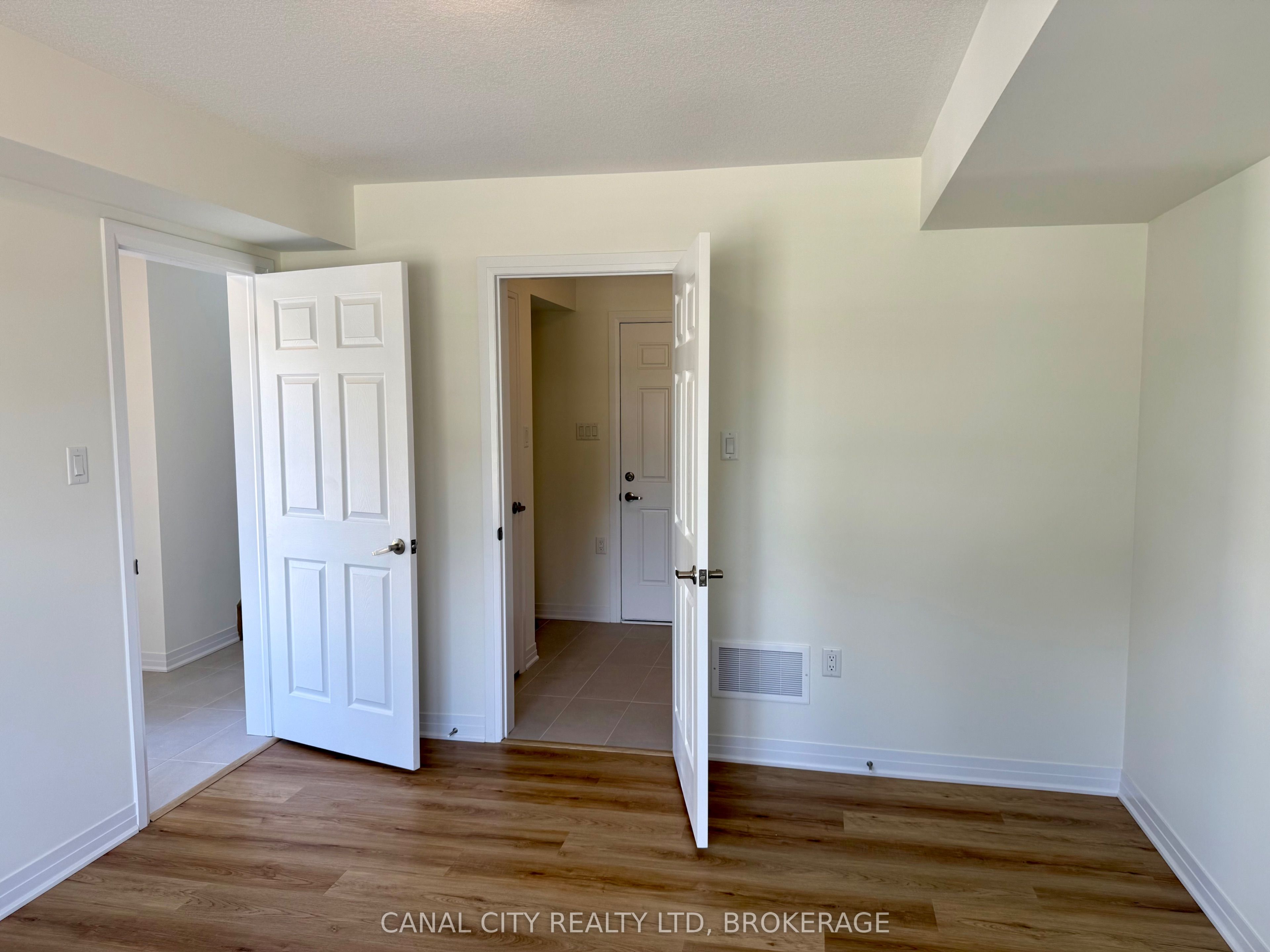 1 Vanderburg Lane, Thorold 2