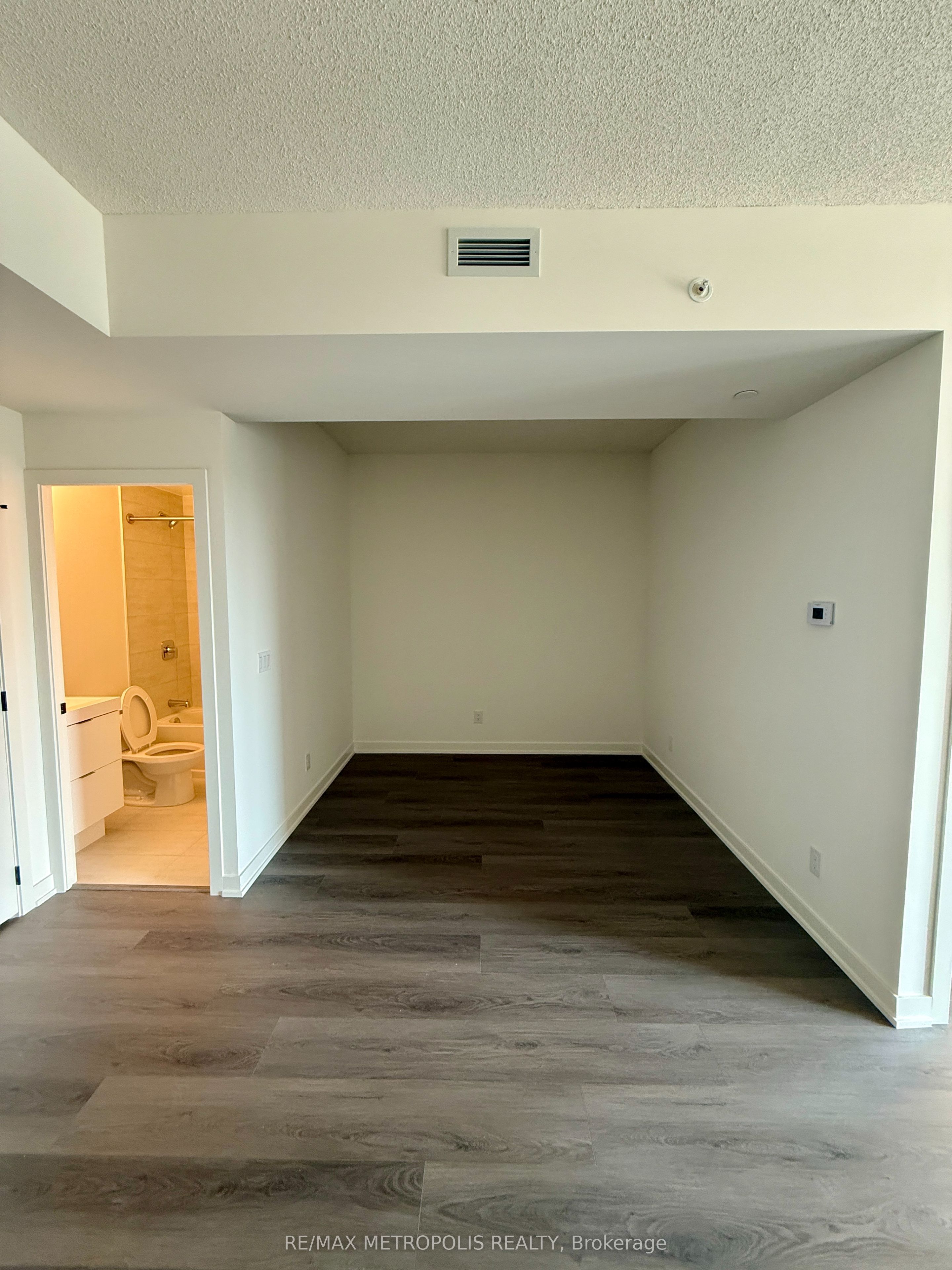 Unit 715 - 33 Erie Avenue, Brantford 3