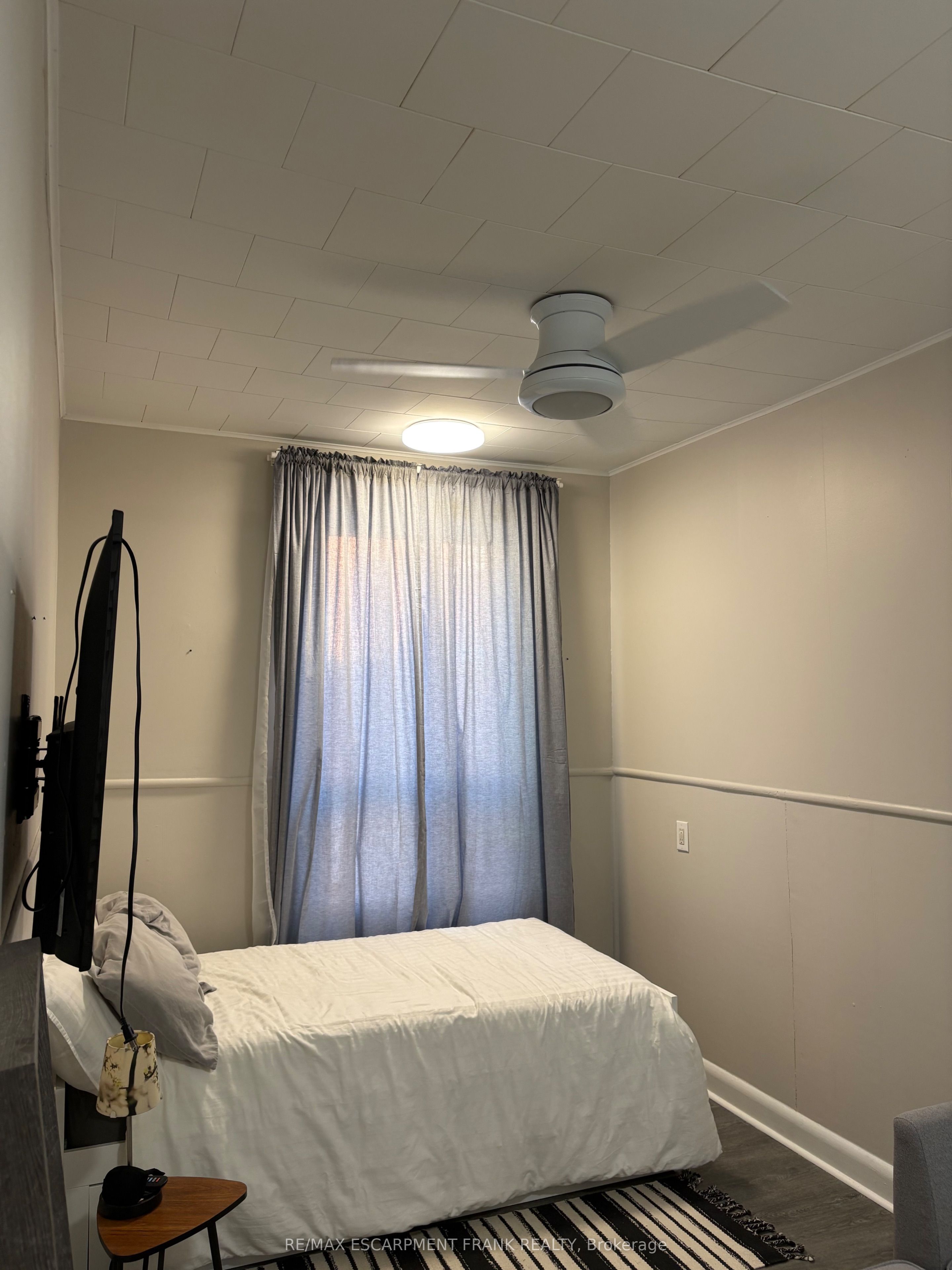 Unit 2 - 20 Canada Street, Hamilton 2